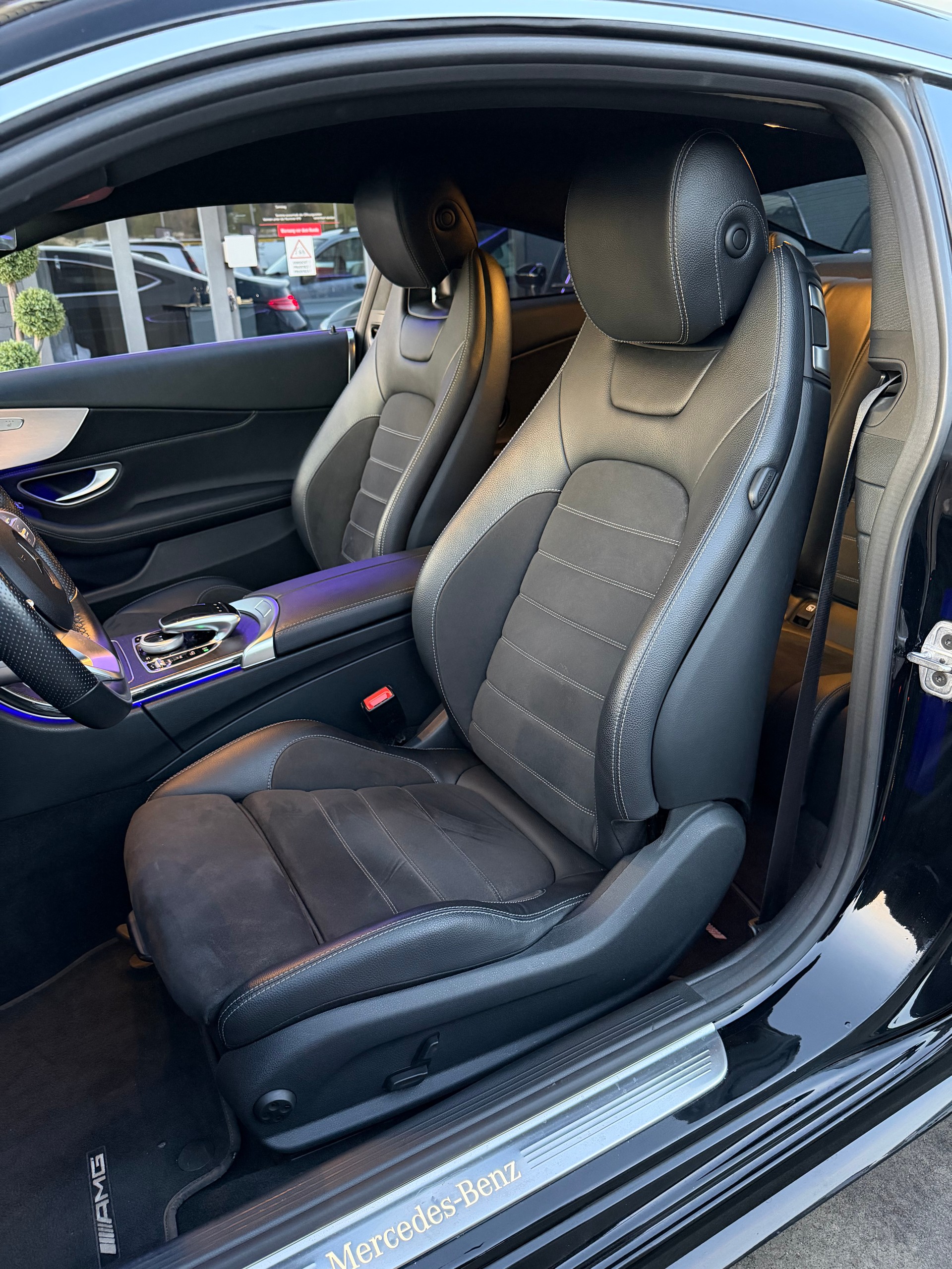 MERCEDES-BENZ C 200 Coupé AMG Line 9G-Tronic-image-12