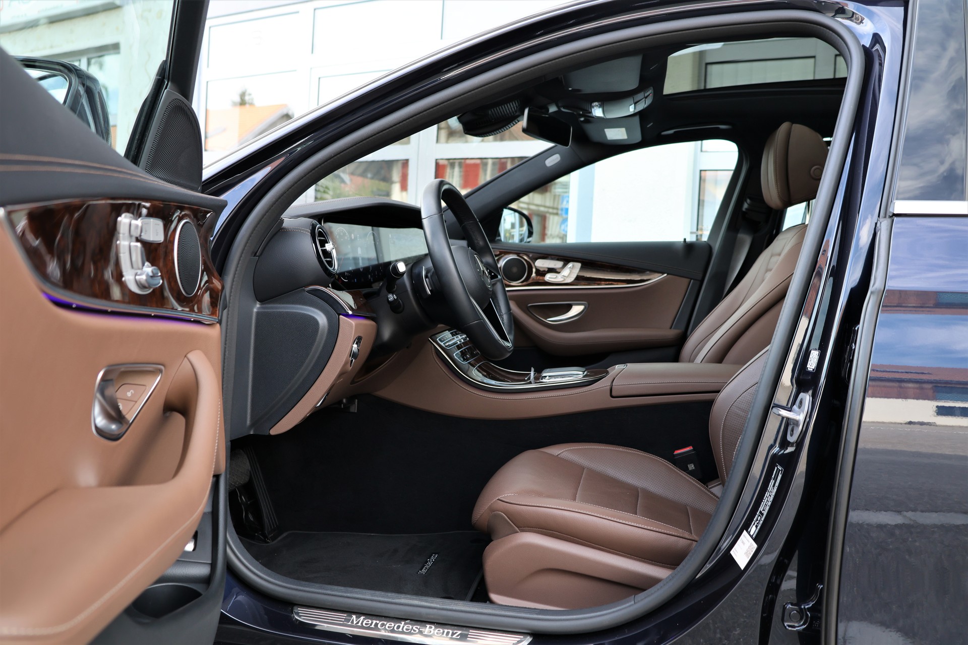 MERCEDES-BENZ E 400 d 4Matic Avantgarde 9G-Tronic (CH) MSI+-image-8