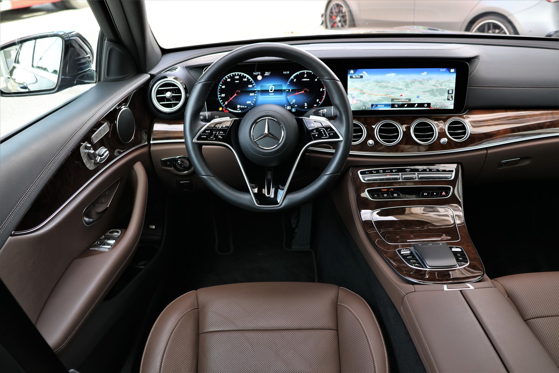 MERCEDES-BENZ E 400 d 4Matic Avantgarde 9G-Tronic (CH) MSI+-image-13
