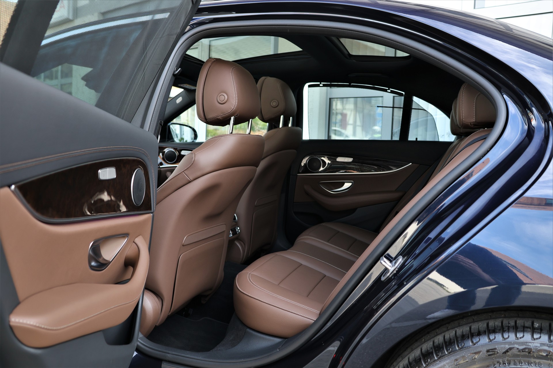 MERCEDES-BENZ E 400 d 4Matic Avantgarde 9G-Tronic (CH) MSI+-image-12