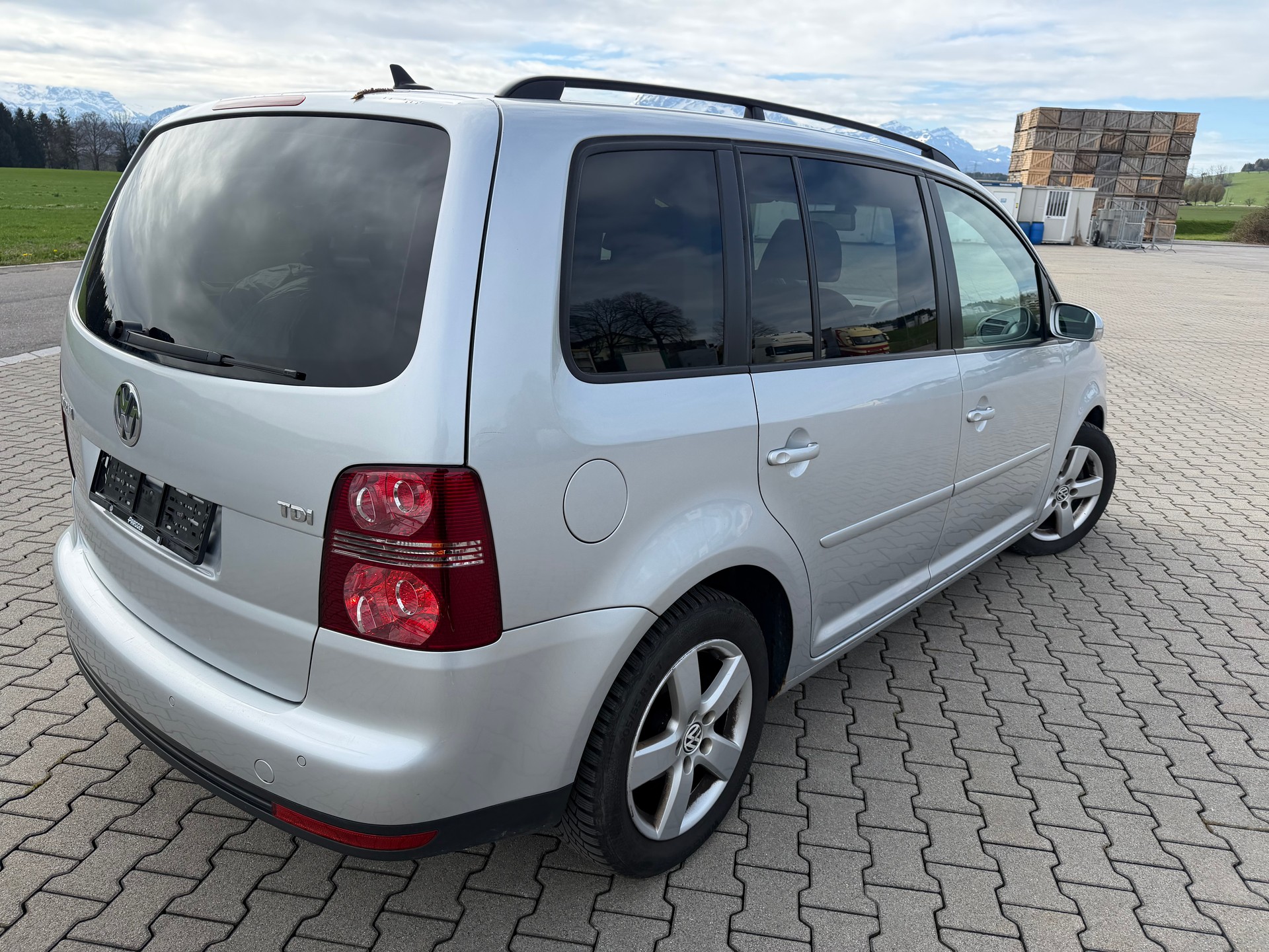 VW Touran 1.9 TDI Trendline-image-3