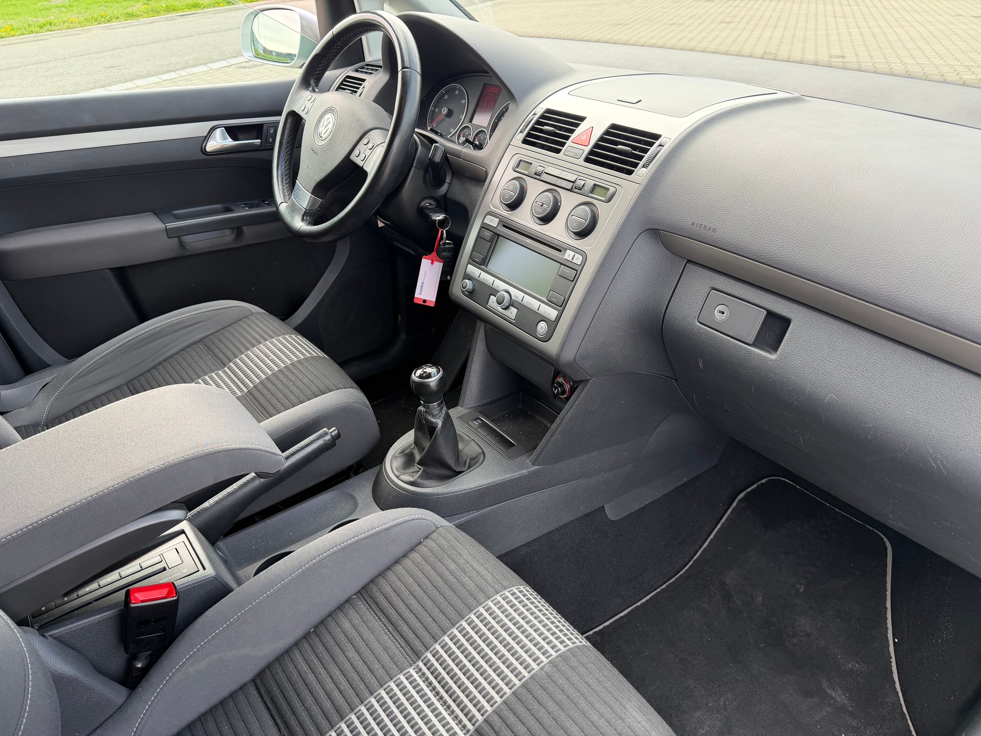 VW Touran 1.9 TDI Trendline-image-4