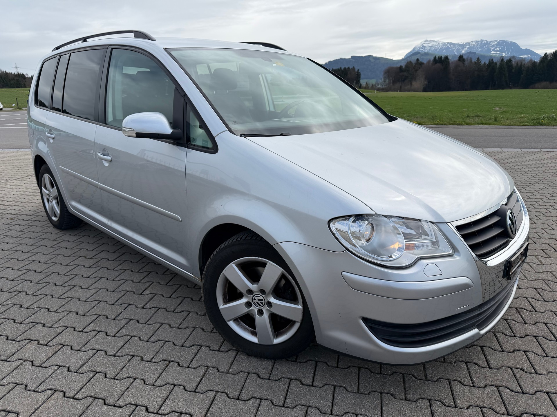 VW Touran 1.9 TDI Trendline-image-1