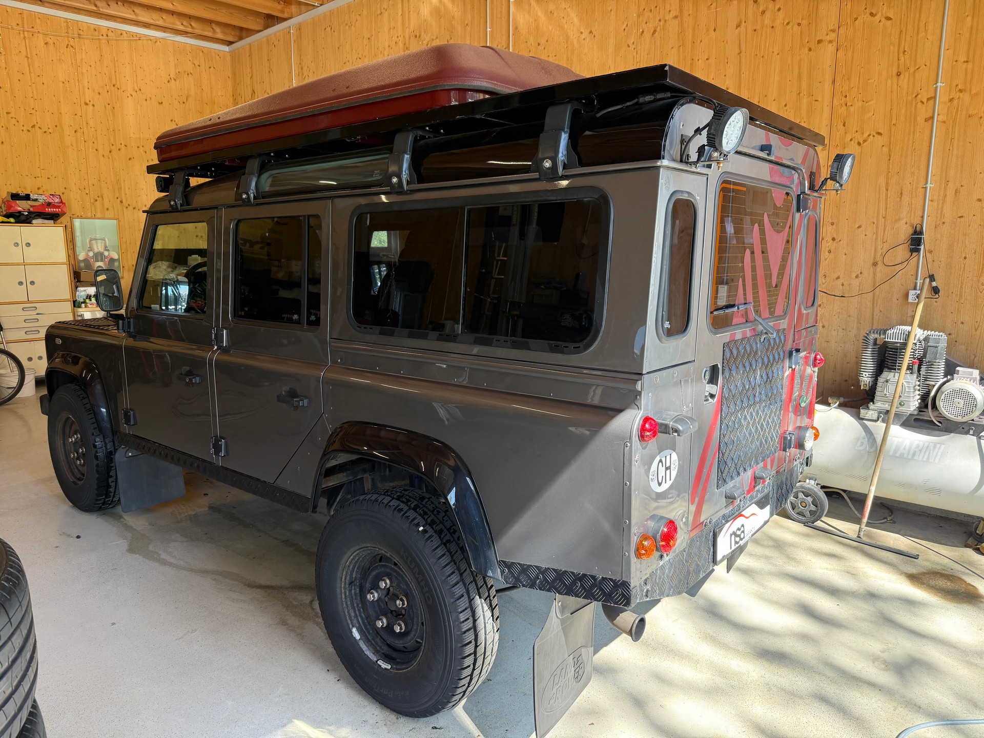 LAND ROVER Defender 110 SW 2.4Tdc-image-5