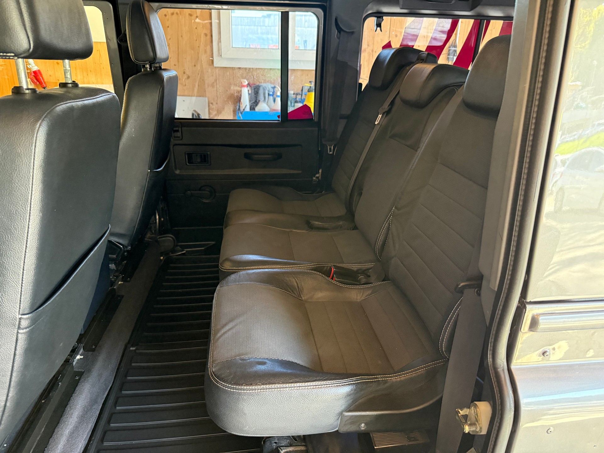 LAND ROVER Defender 110 SW 2.4Tdc-image-7