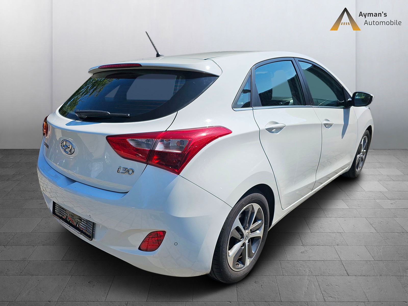 HYUNDAI i30 1.6 GDI Amplia Automatic DCT-image-3