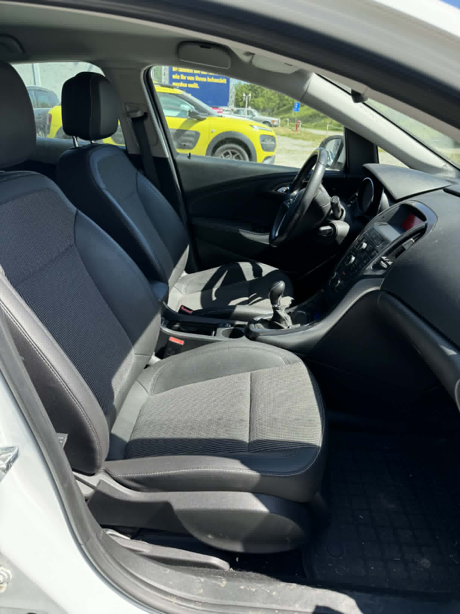 OPEL Astra SportsTourer 2.0 CDTi Cosmo-image-7