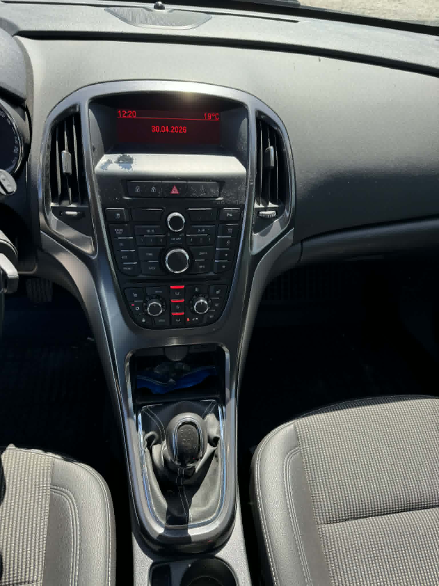 OPEL Astra SportsTourer 2.0 CDTi Cosmo-image-10
