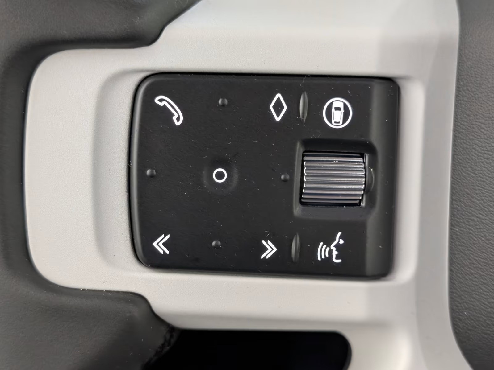 LAND ROVER Defender 90D200 S AHK Winterkomfort-image-20