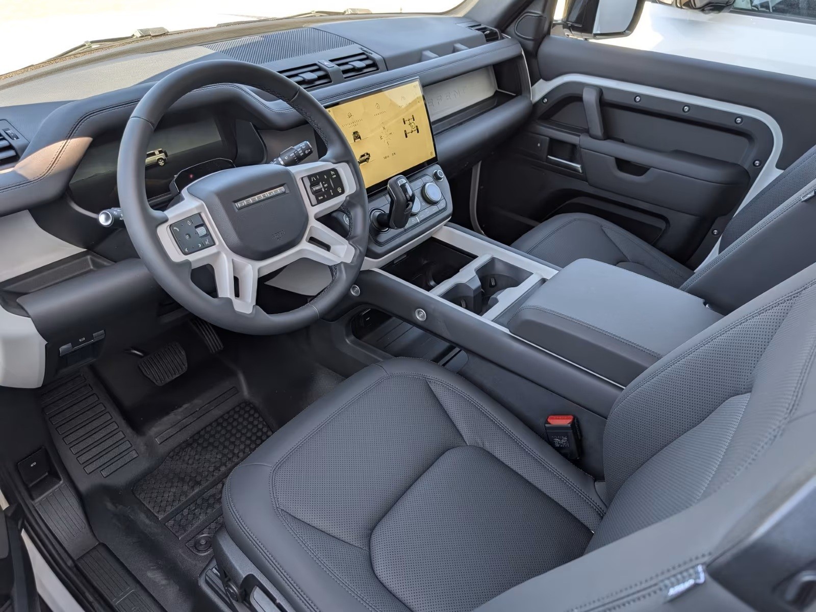 LAND ROVER Defender 90D200 S AHK Winterkomfort-image-10