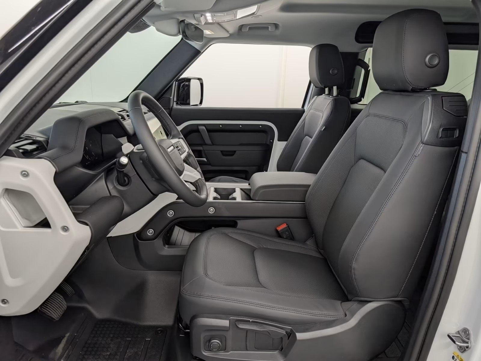 LAND ROVER Defender 90D200 S AHK Winterkomfort-image-7