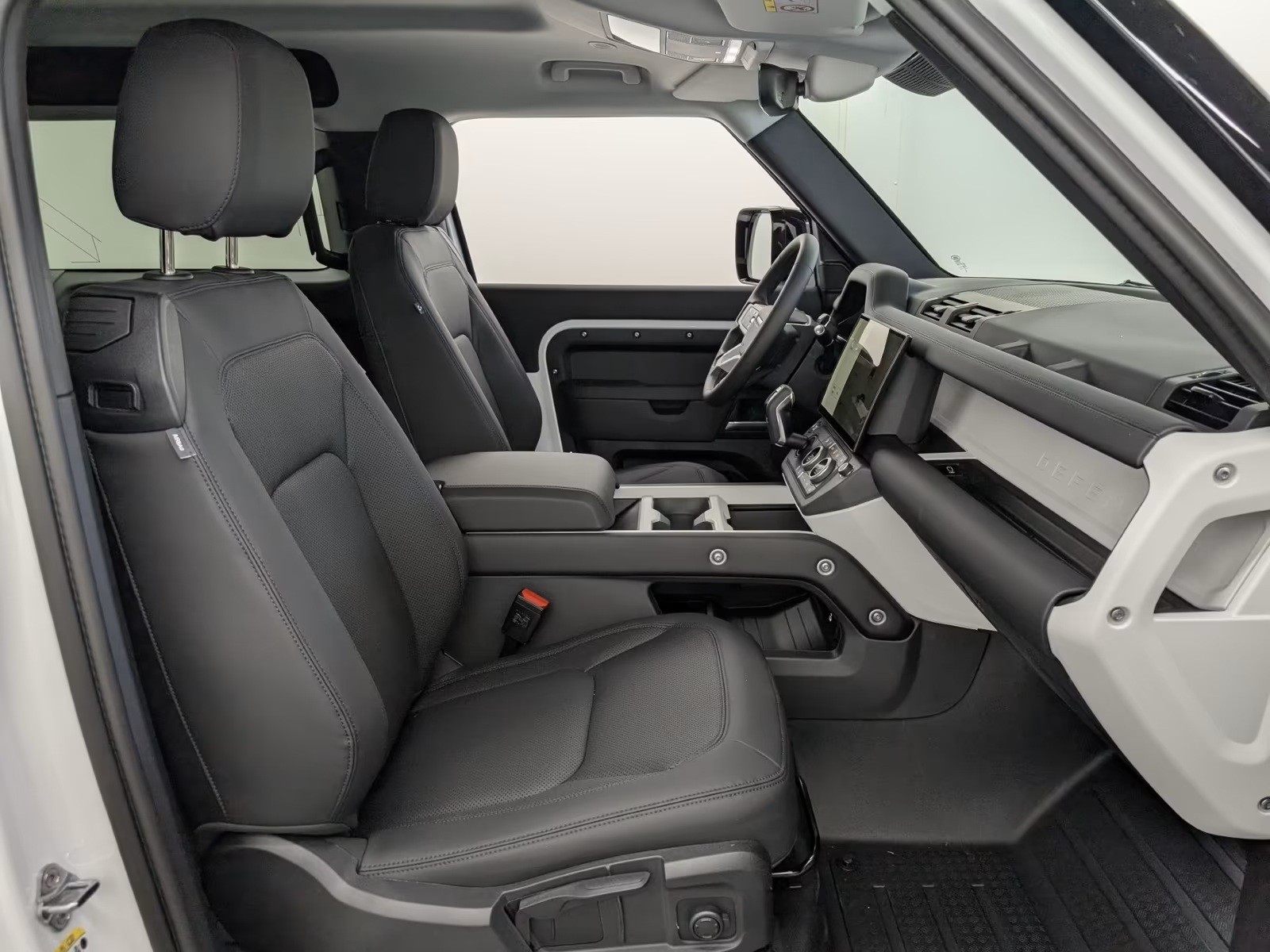 LAND ROVER Defender 90D200 S AHK Winterkomfort-image-8