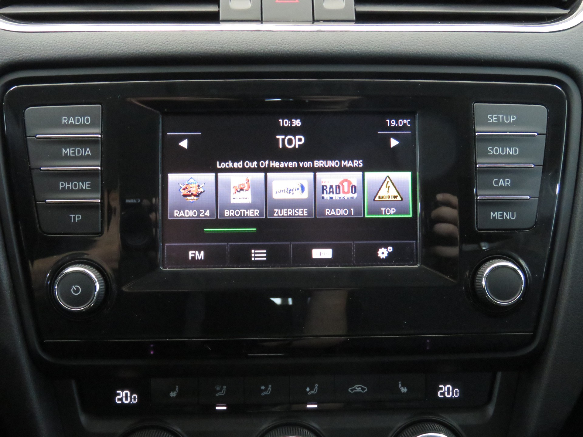 SKODA Octavia Combi 1.8 TSI Ambition 4x4 DSG (Automat)-image-18