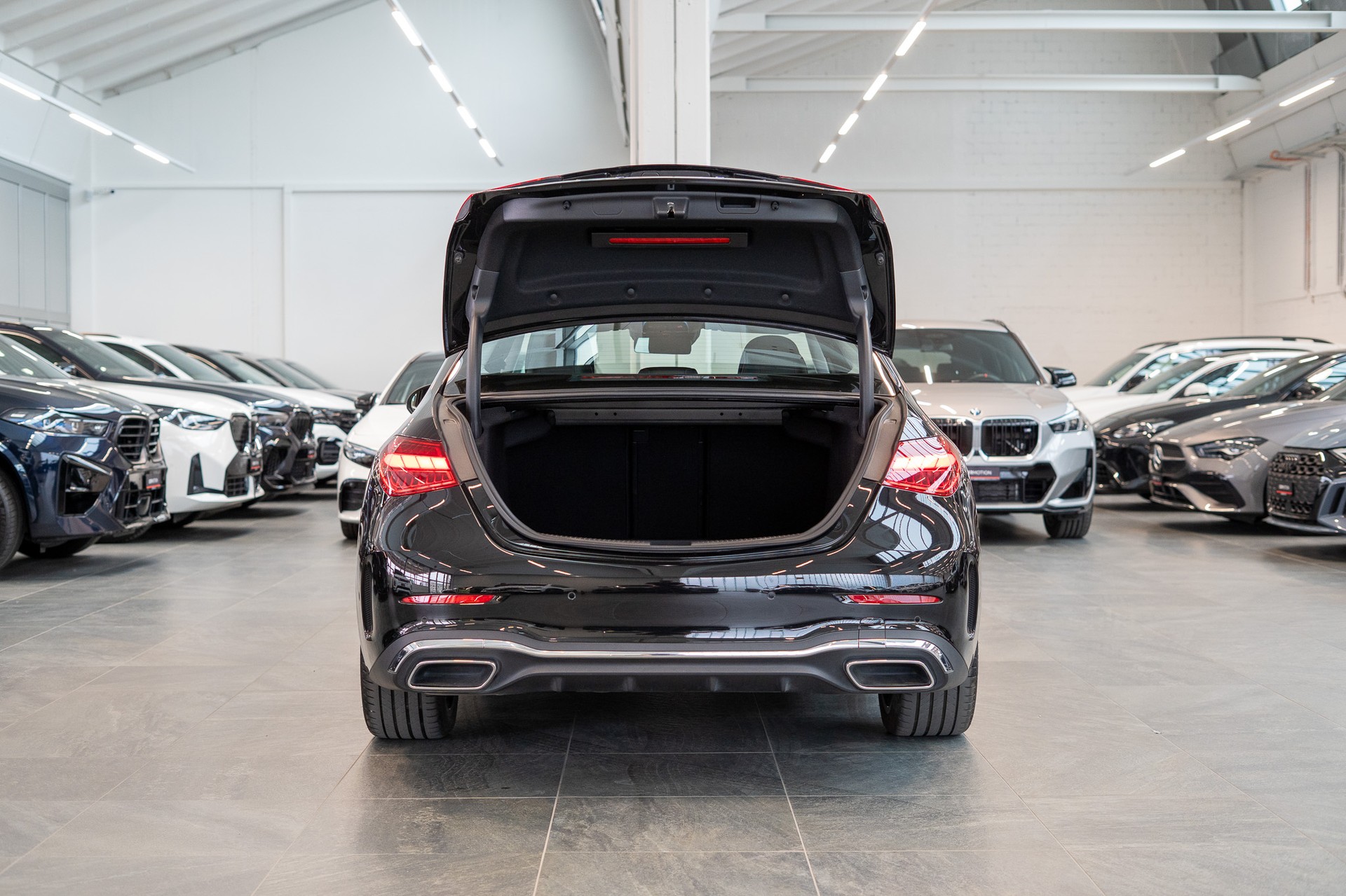MERCEDES-BENZ C 300 d AMG Line / Rückfahrkamera / el. Sitze / Ambientebeleuchtung-image-5