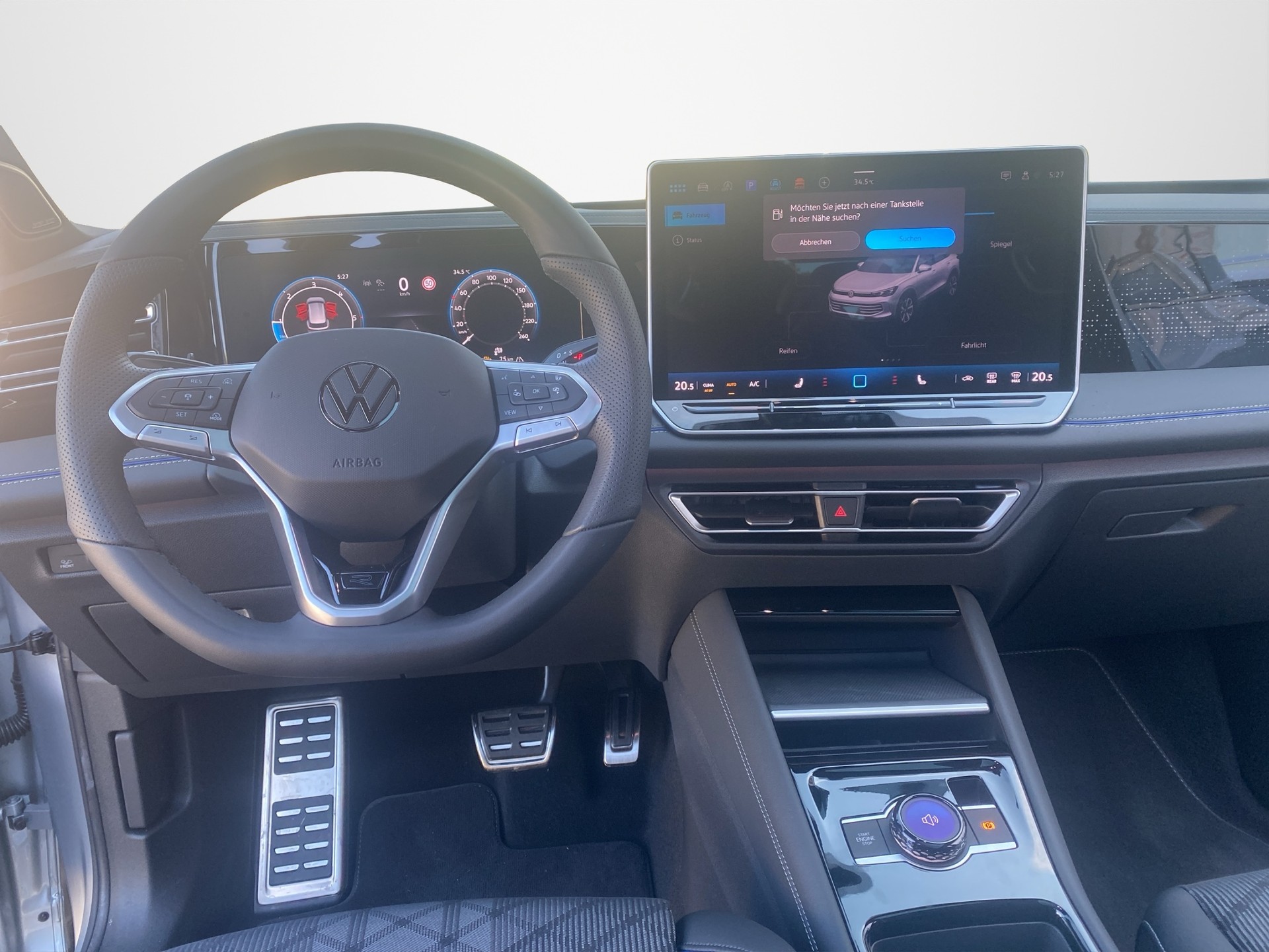 VW Tiguan 2.0 TDI SCR R-Line 4Motion DSG-image-9