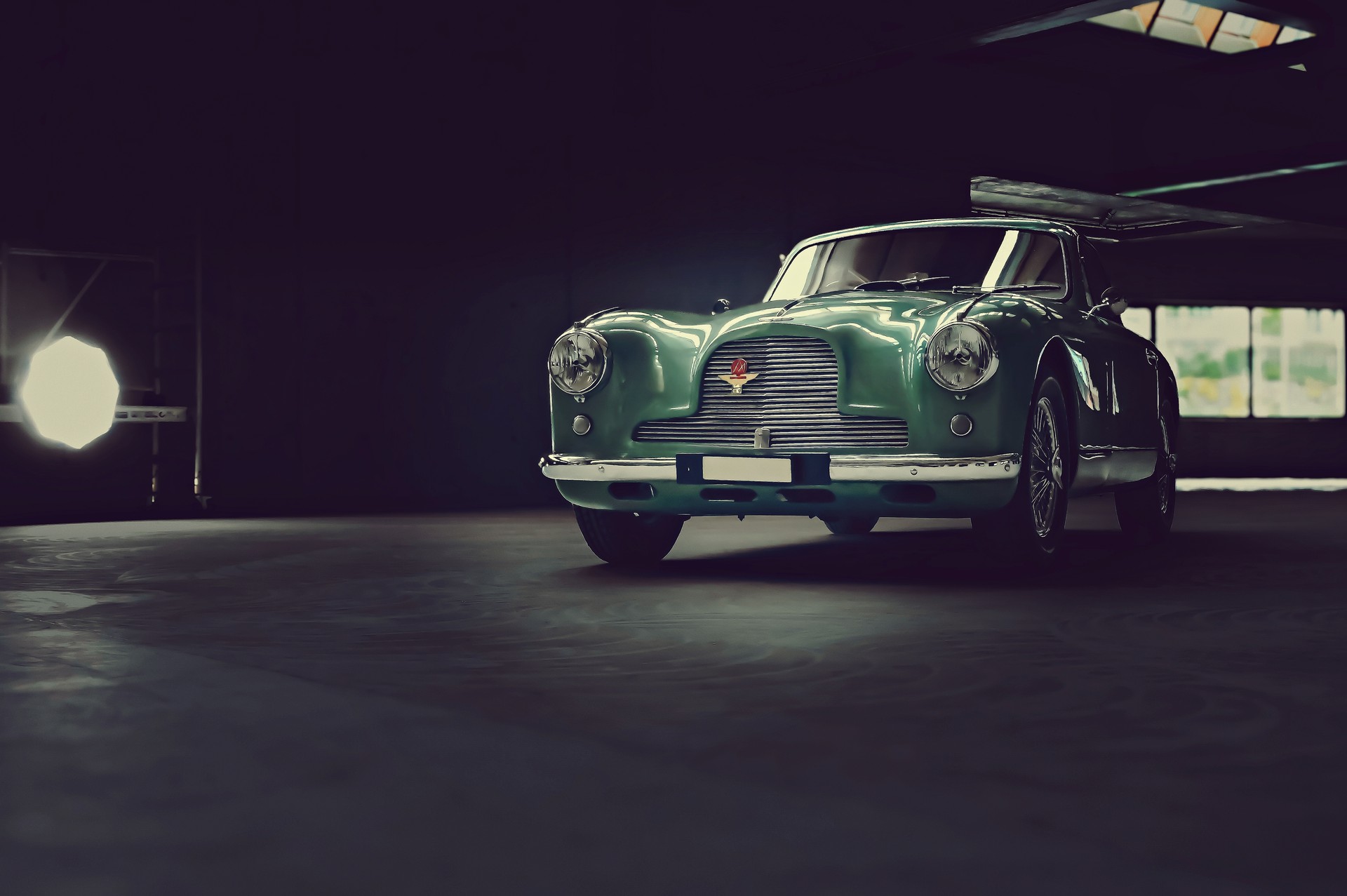 ASTON MARTIN DB2/4-image-15