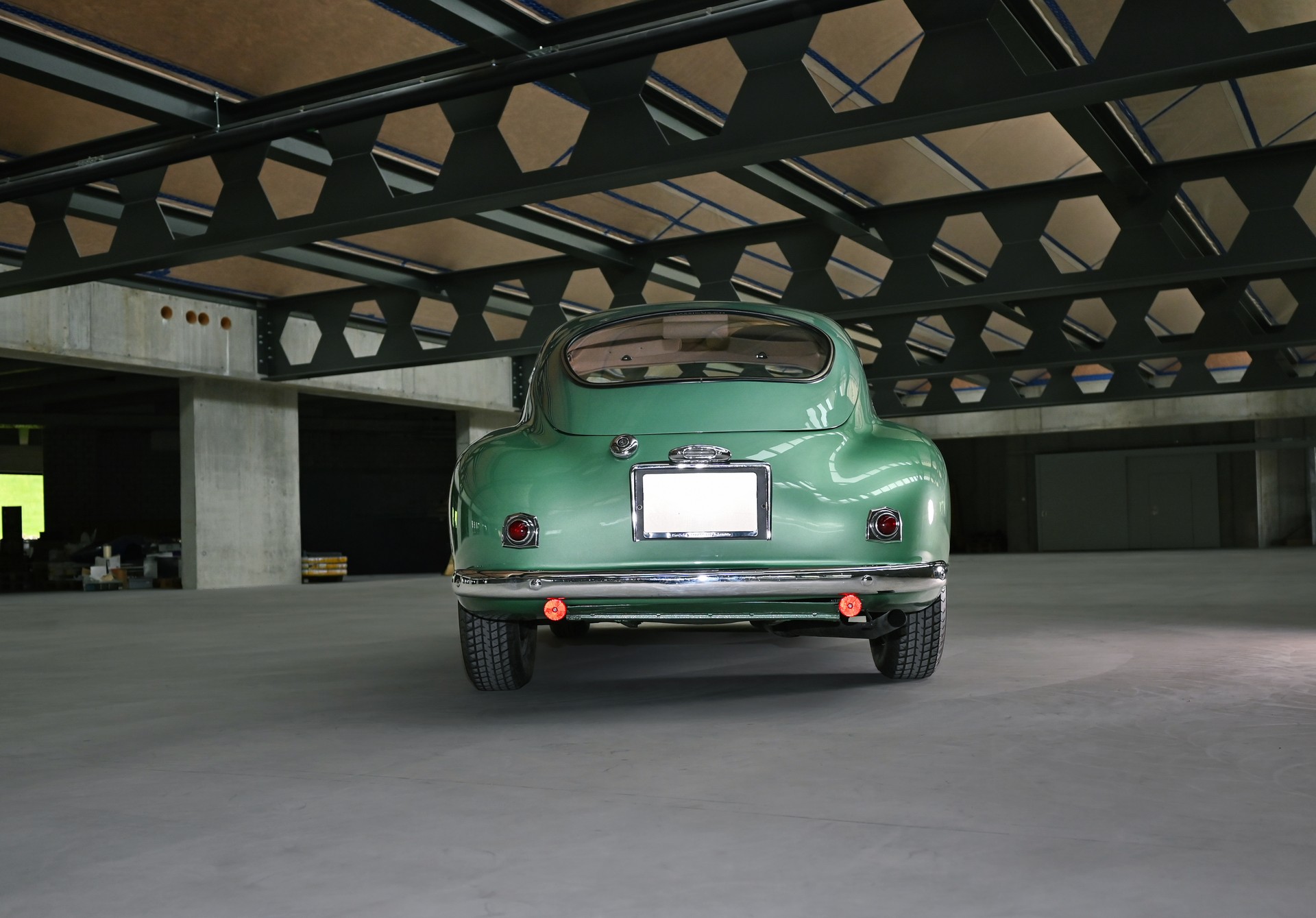 ASTON MARTIN DB2/4-image-6