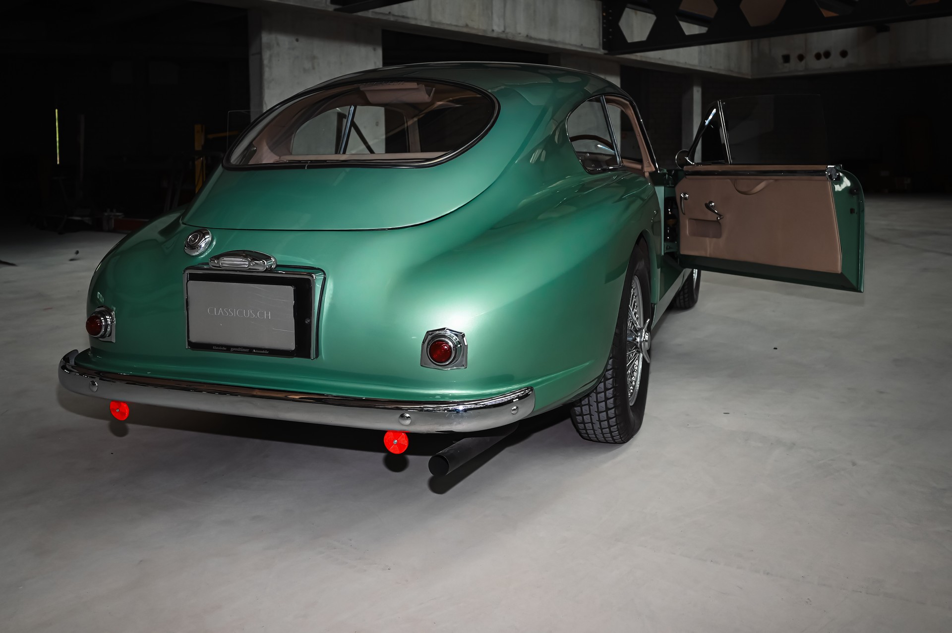 ASTON MARTIN DB2/4-image-2