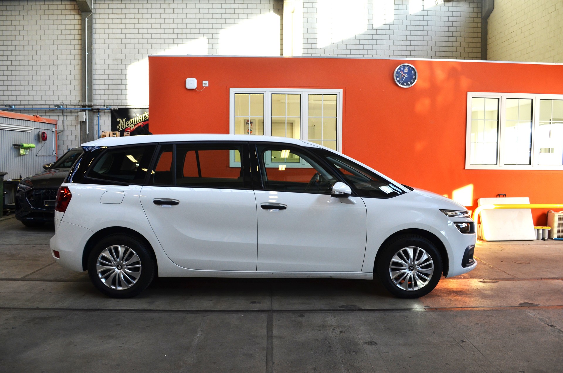 CITROEN Grand C4 Picasso 1.2 Pure Tech Live-image-3