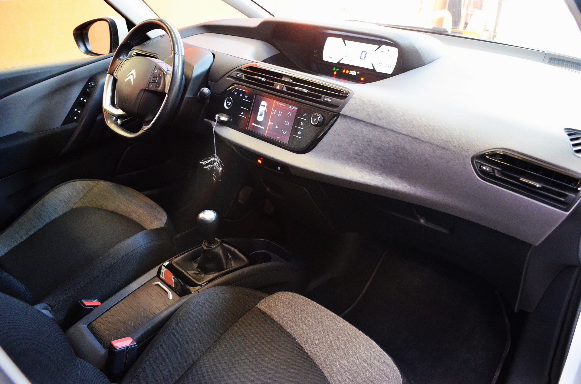 CITROEN Grand C4 Picasso 1.2 Pure Tech Live-image-8