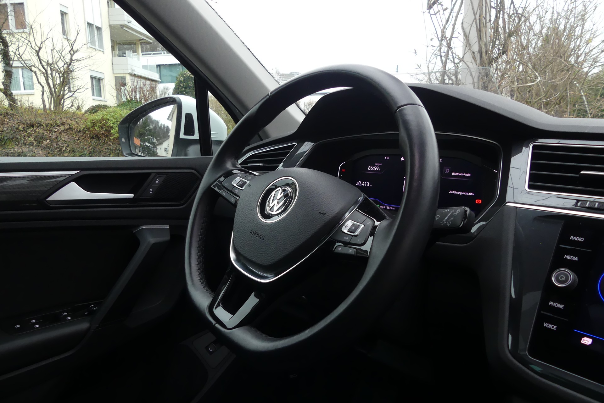 VW Tiguan 2.0 TSI Highline BMT 4Motion DSG-image-3