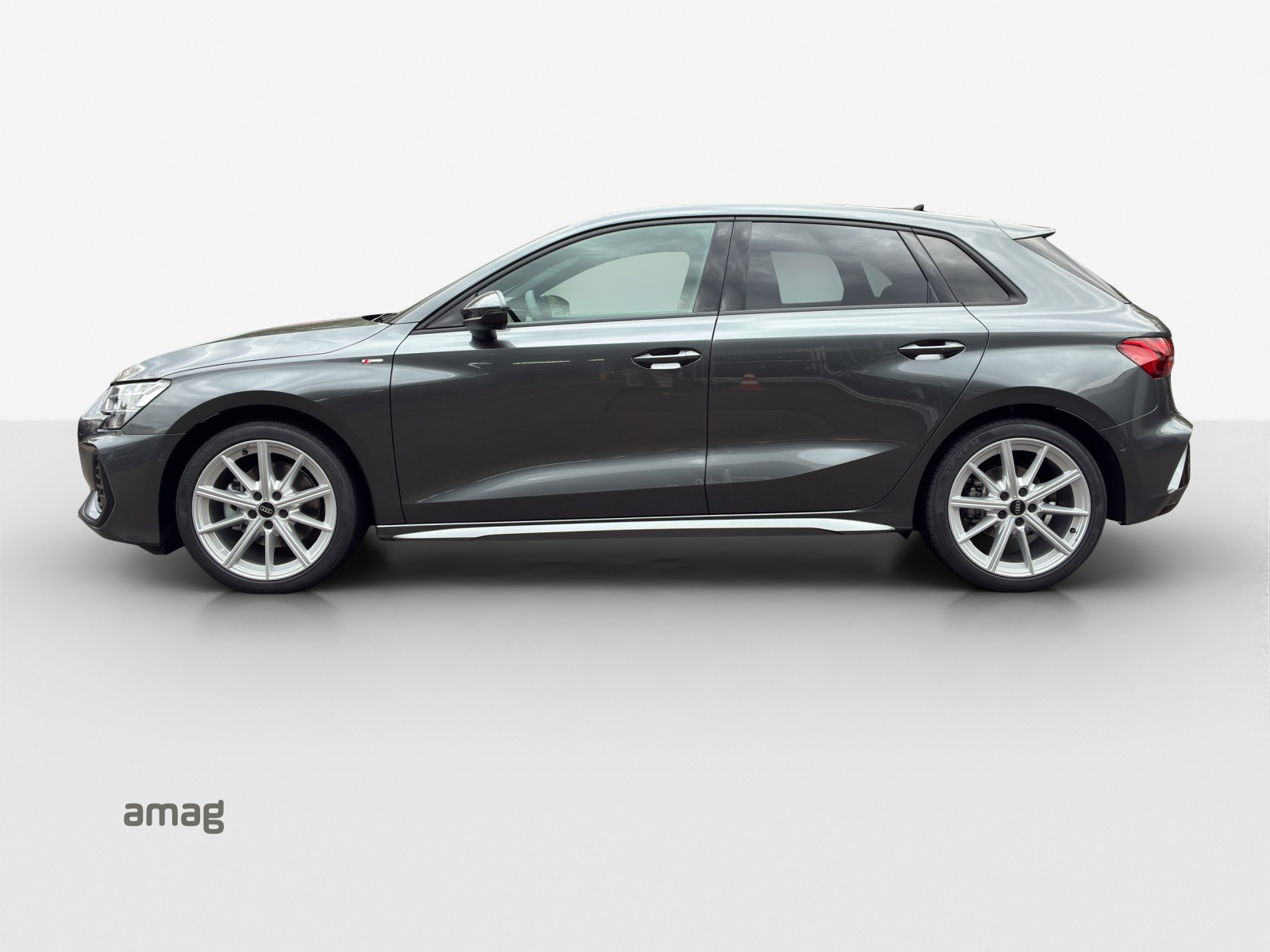 AUDI A3 Sportback TFSI 150 kW quattro S line S tronic-image-1