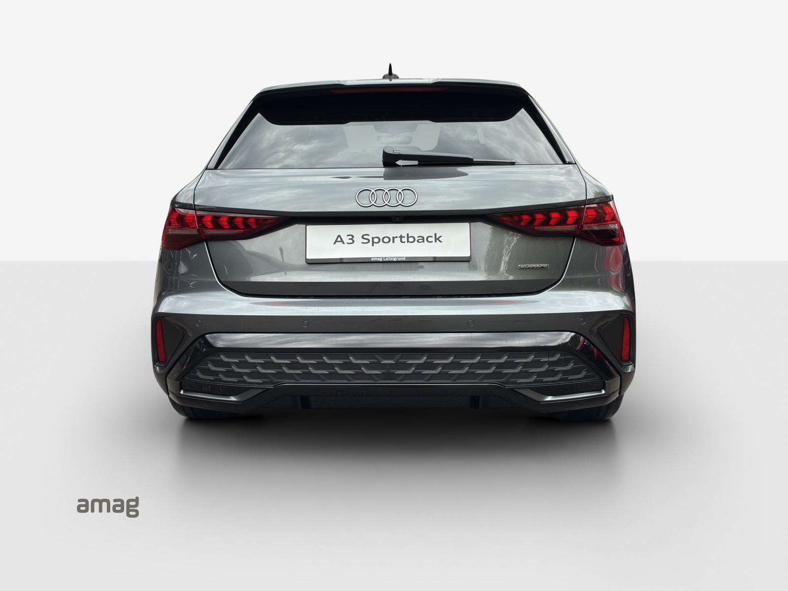 AUDI A3 Sportback TFSI 150 kW quattro S line S tronic-image-3