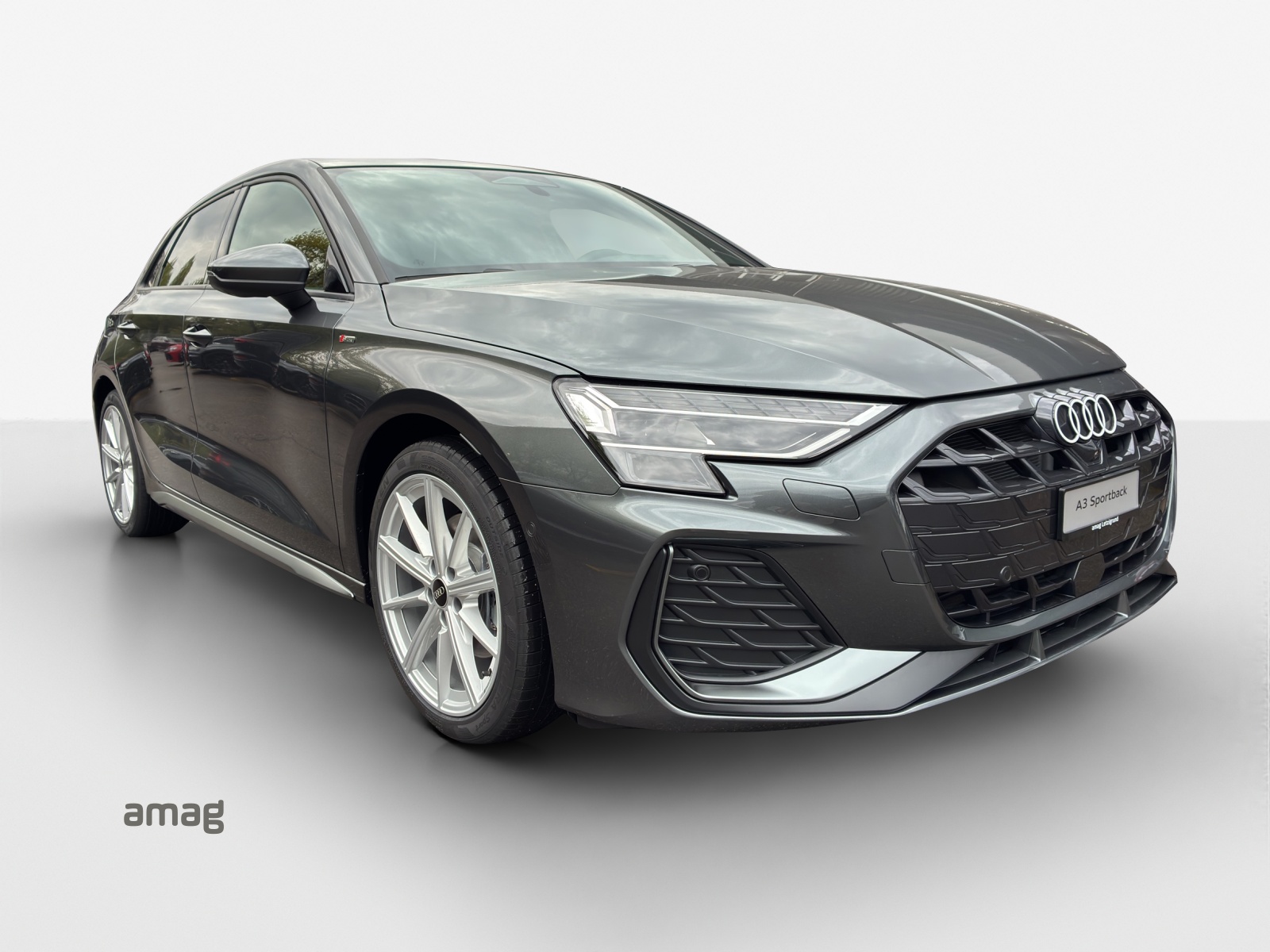 AUDI A3 Sportback TFSI 150 kW quattro S line S tronic-image-5