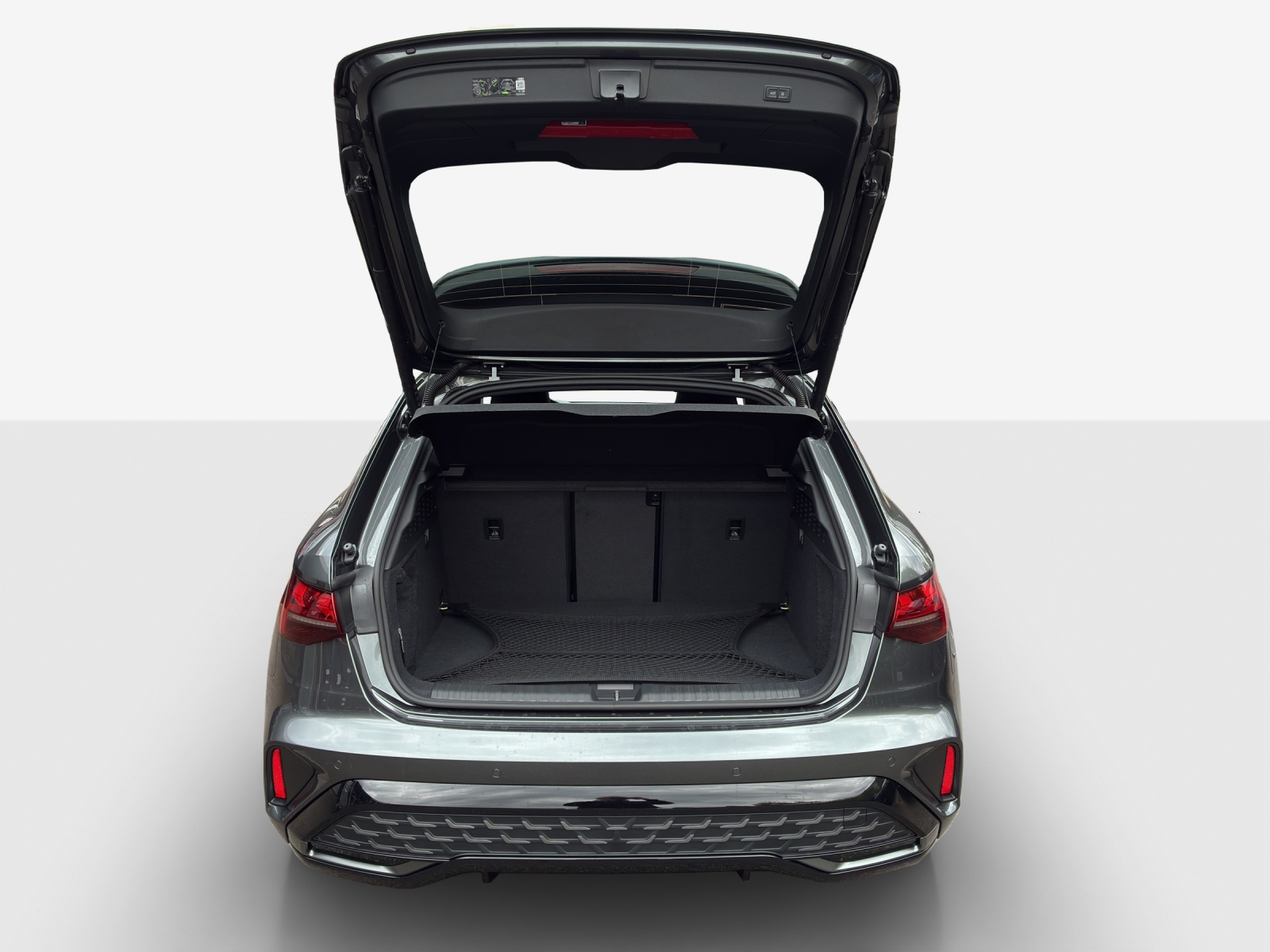 AUDI A3 Sportback TFSI 150 kW quattro S line S tronic-image-12