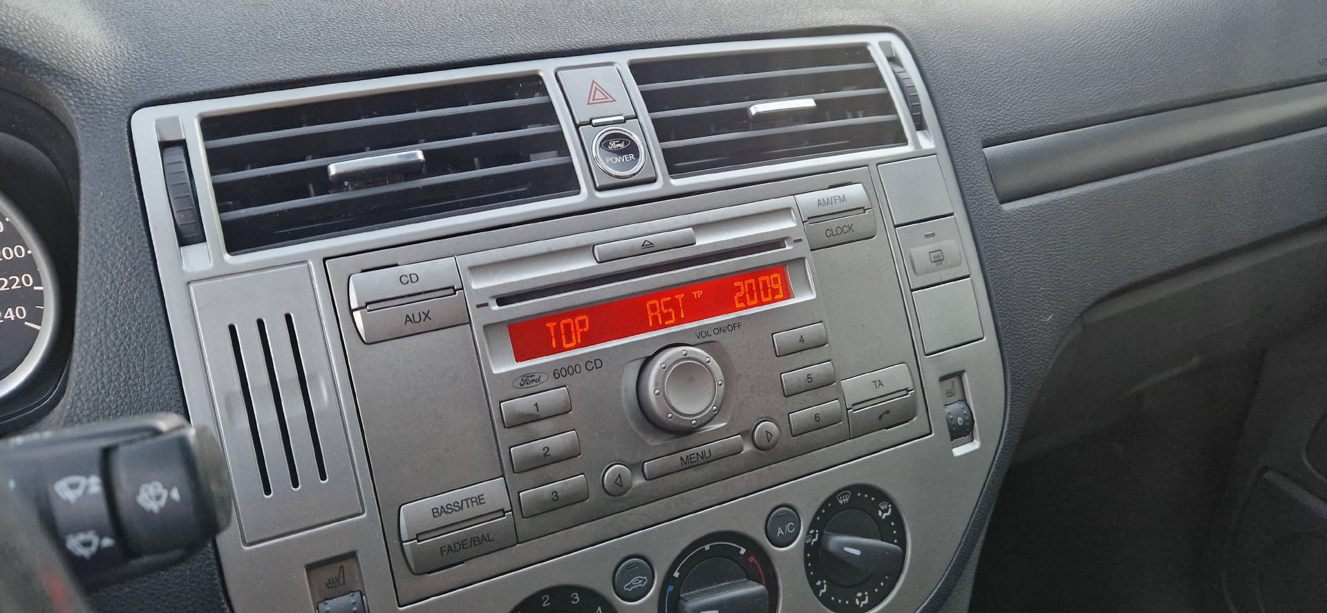 FORD Kuga 2.0 TDCi 140 Carving FPS-image-6