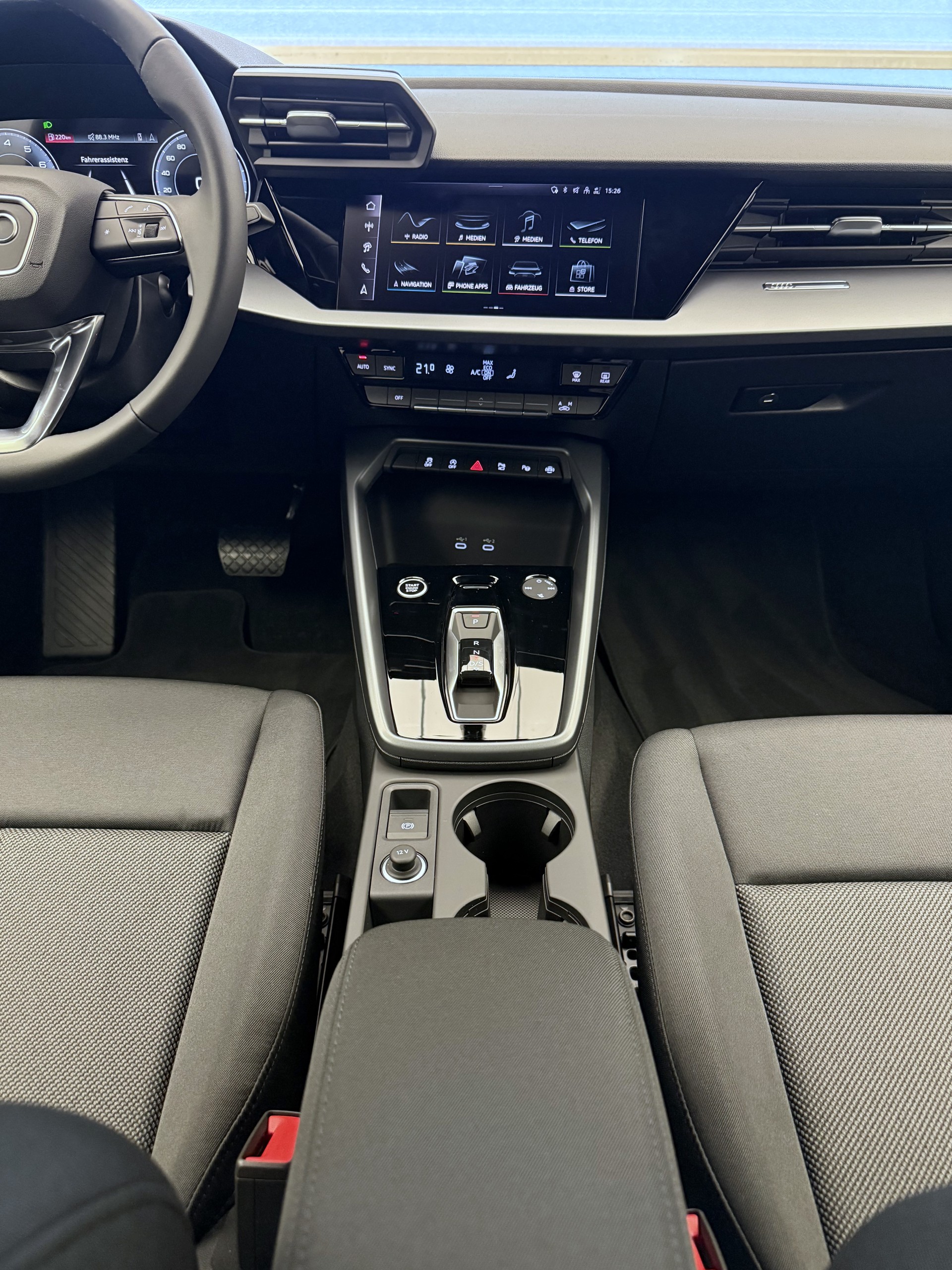 AUDI A3 Sportback TFSI 110 kW Attraction S tronic-image-9