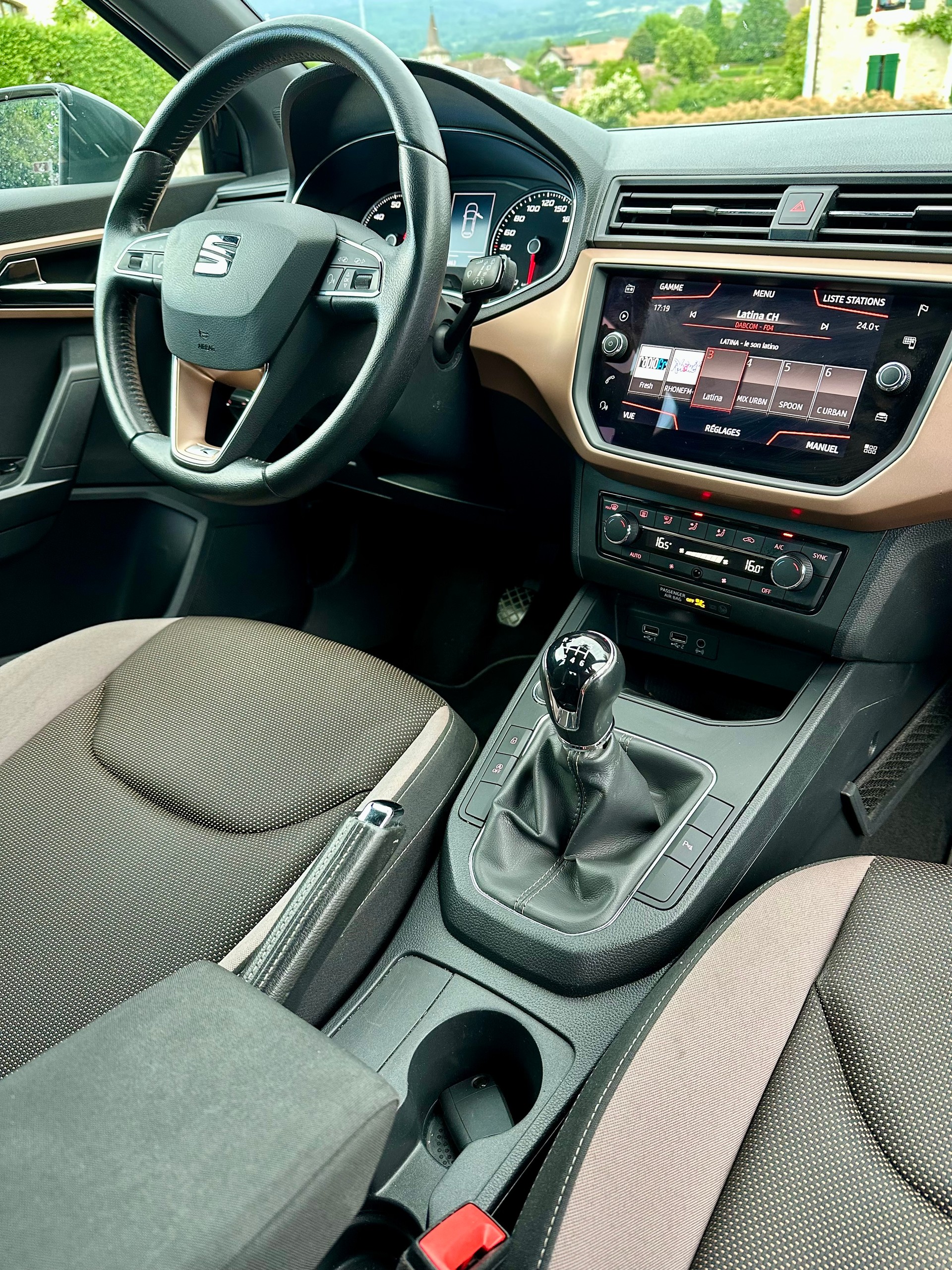 SEAT Ibiza 1.0 EcoTSI Xcellence-image-9