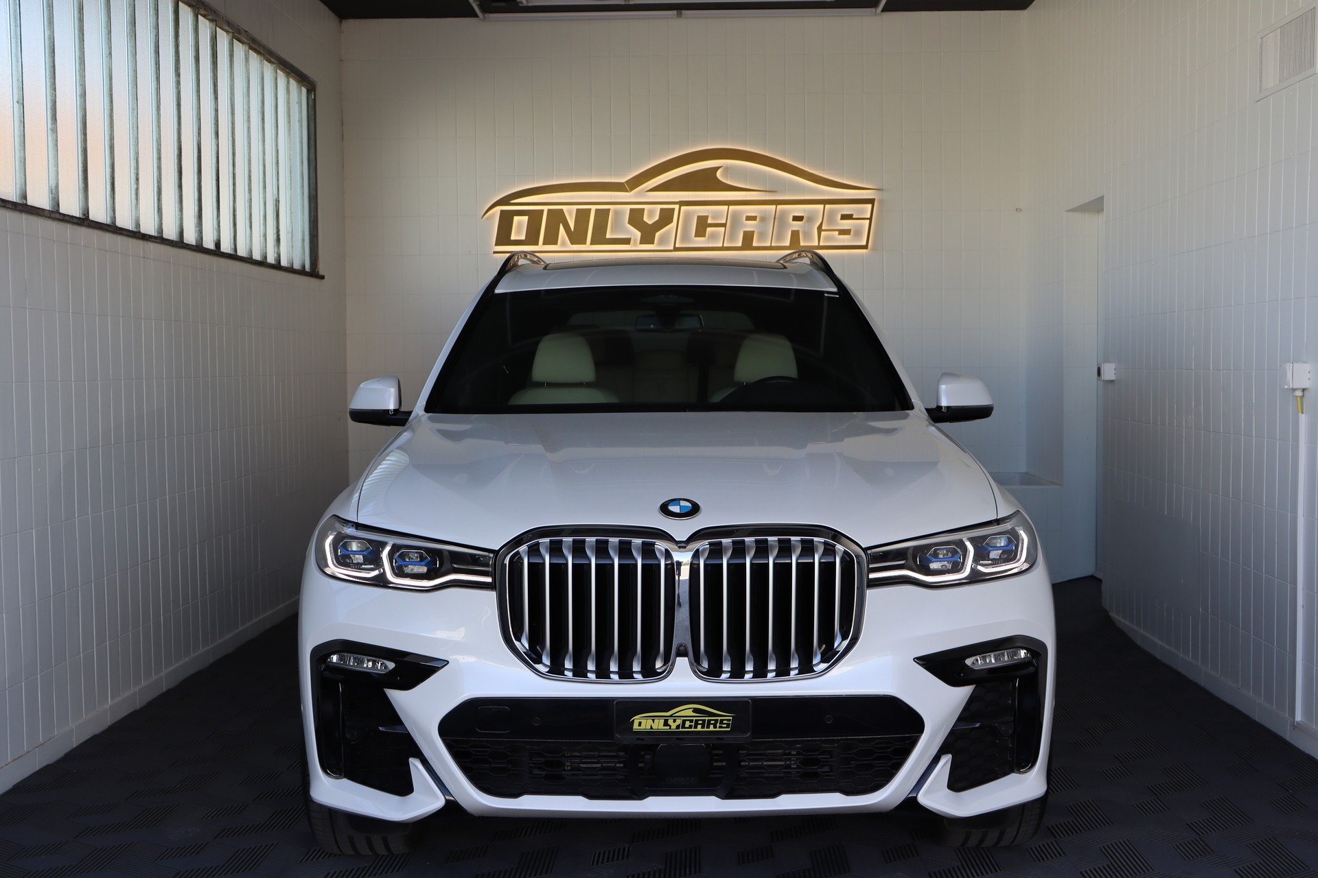 BMW X7 xDrive 48V 40d Steptronic-showroom-element-1