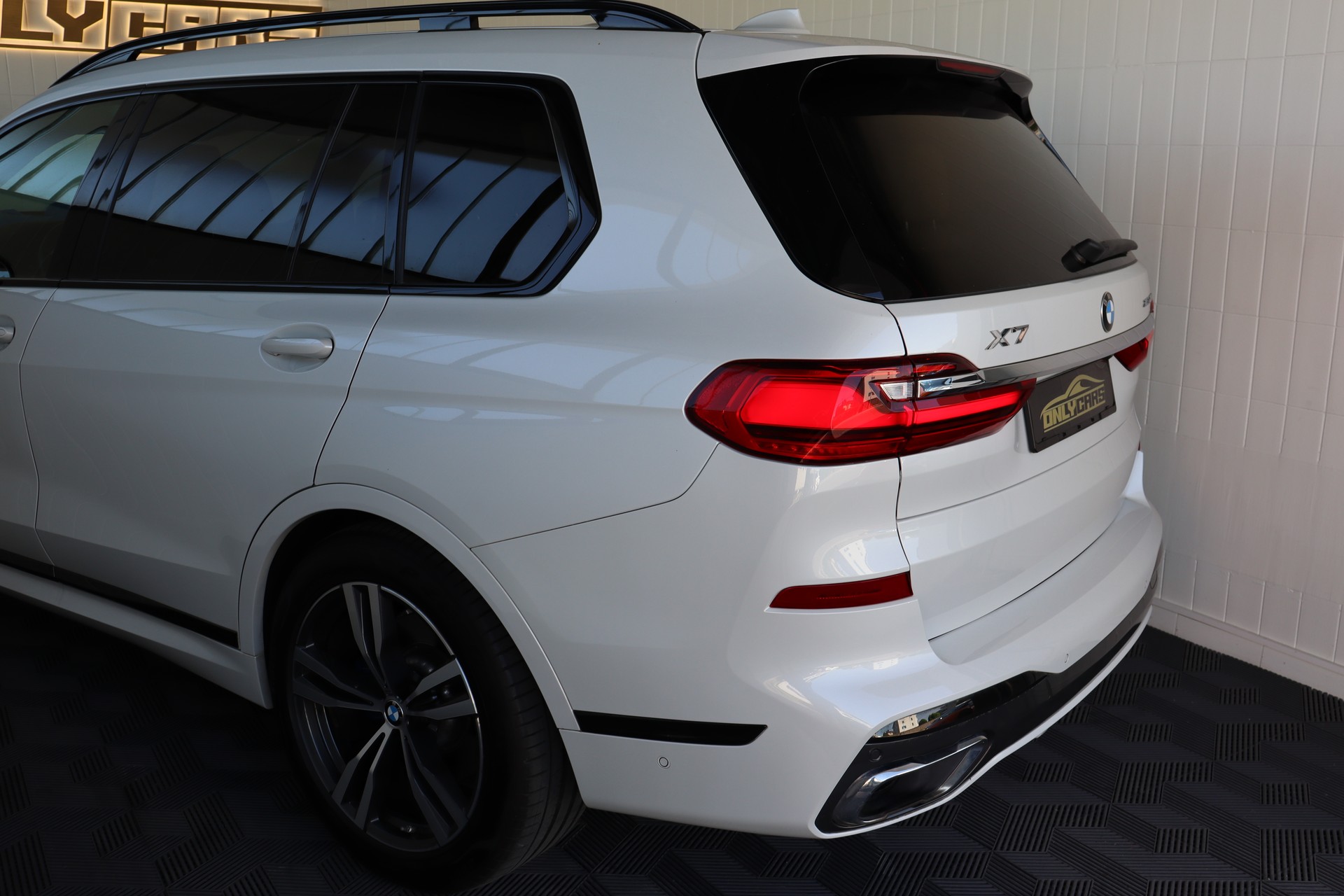 BMW X7 xDrive 48V 40d Steptronic-image-6