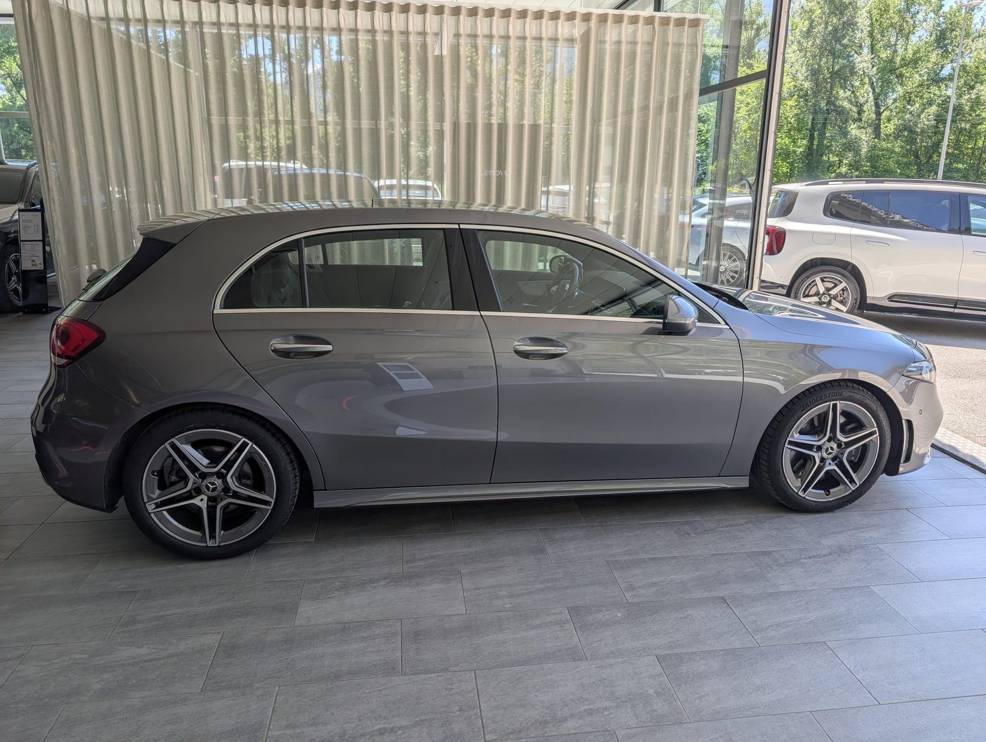 MERCEDES-BENZ A 250 AMG Line-image-5