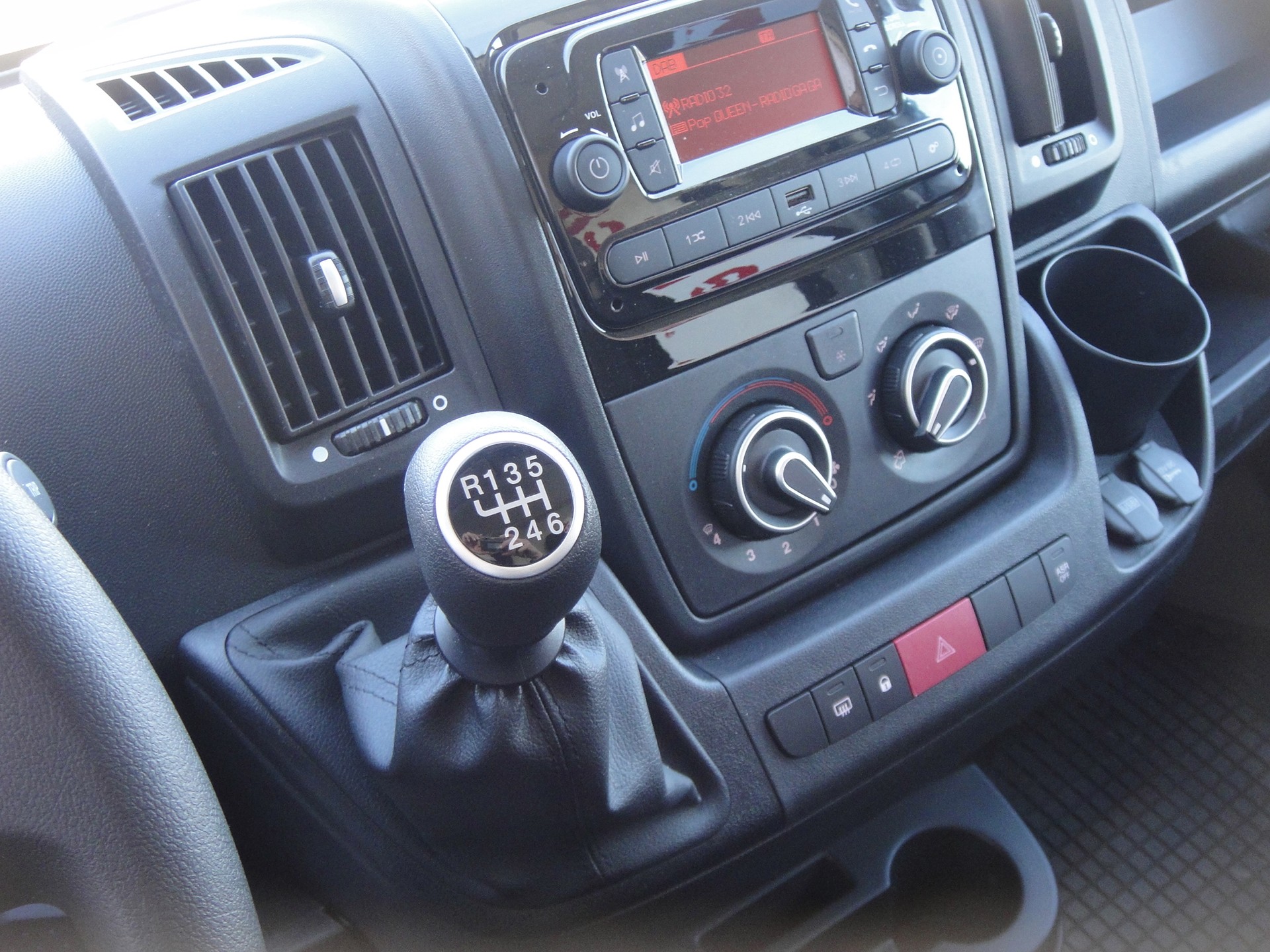 CITROEN Jumper 35 2.2 BlueHDi 140 L3H2-image-8