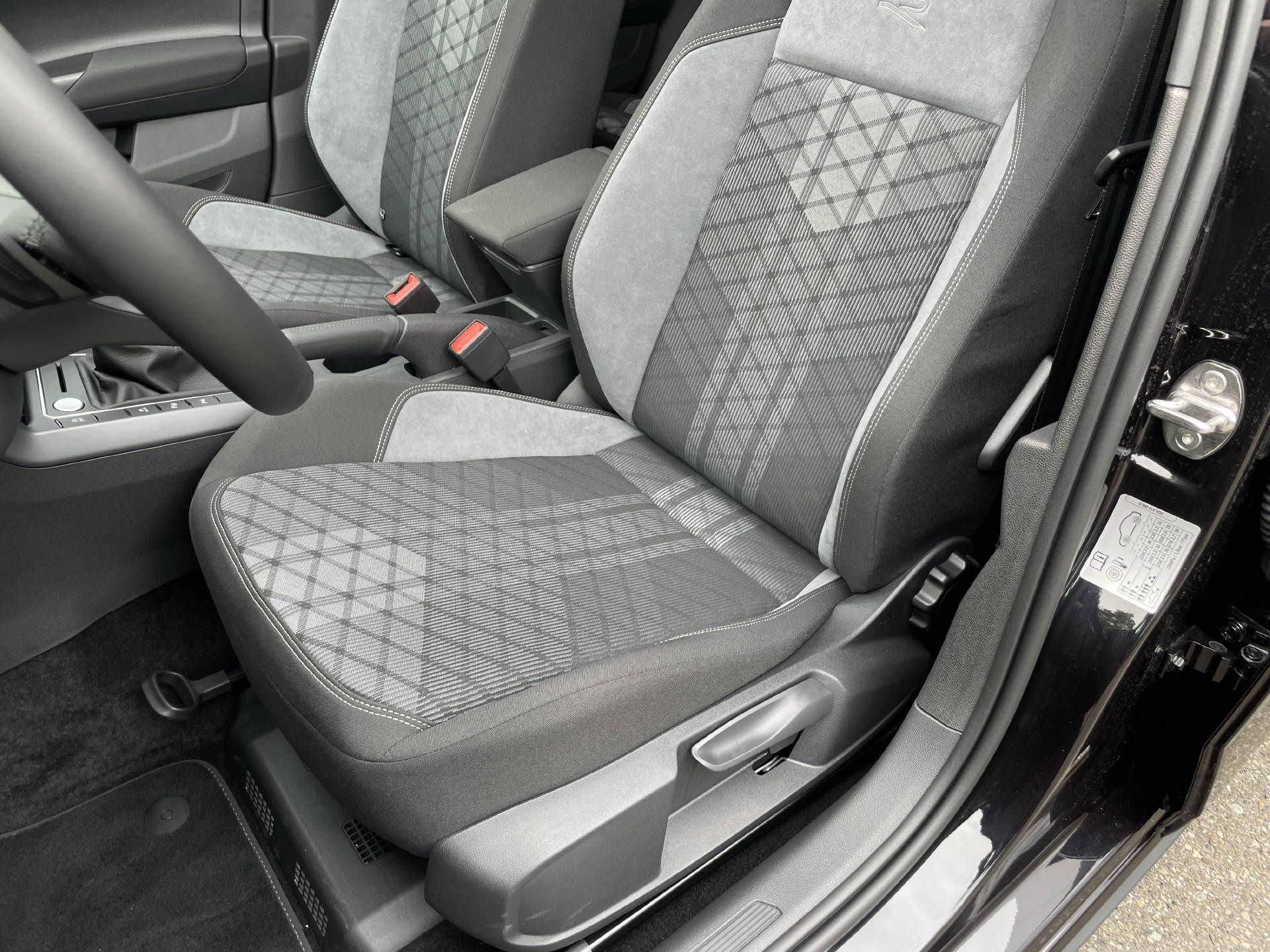 VW Polo 1.0 TSI UNITED 115 R-Line DSG-image-9