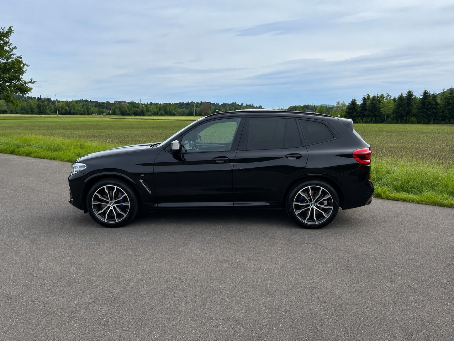 BMW M40i-image-3