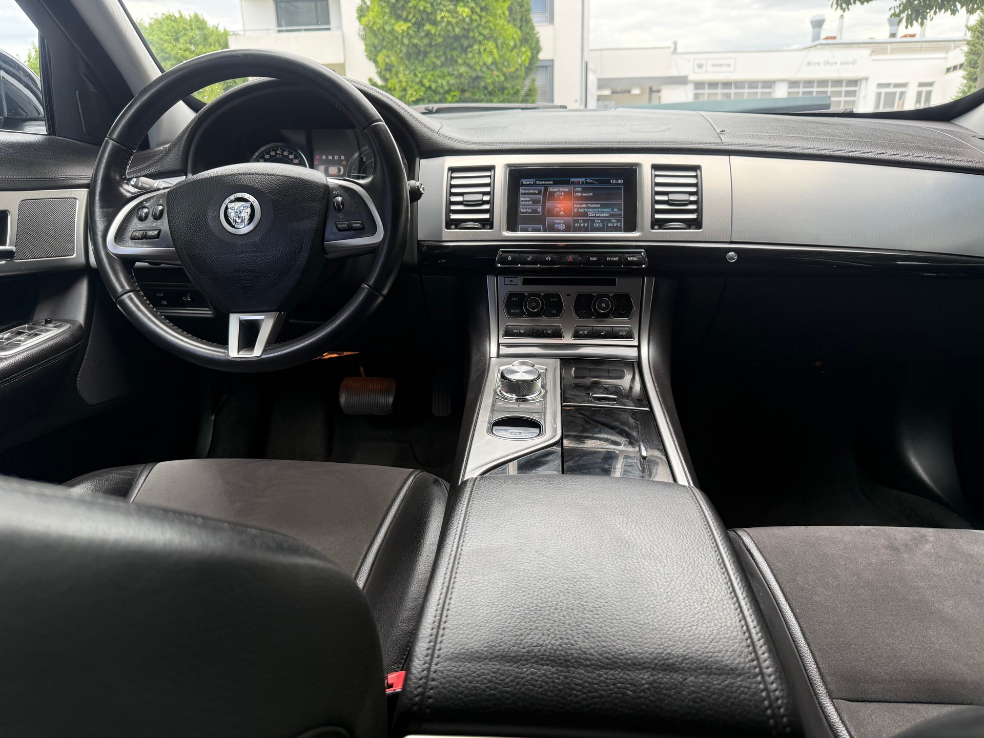 JAGUAR XF 2.2d-image-7