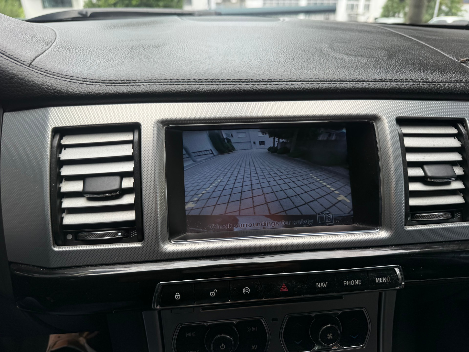 JAGUAR XF 2.2d-image-8