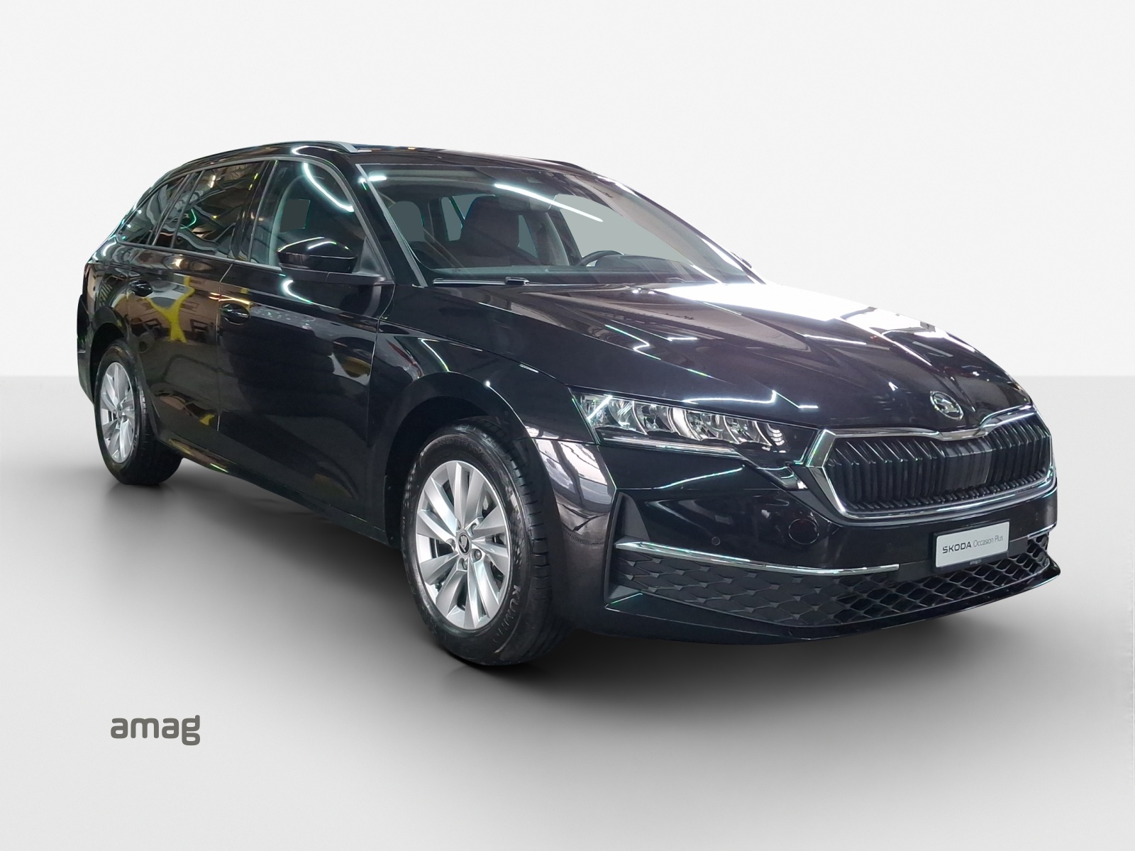 SKODA Octavia Combi 2.0 TDI DSG Selection-image-5