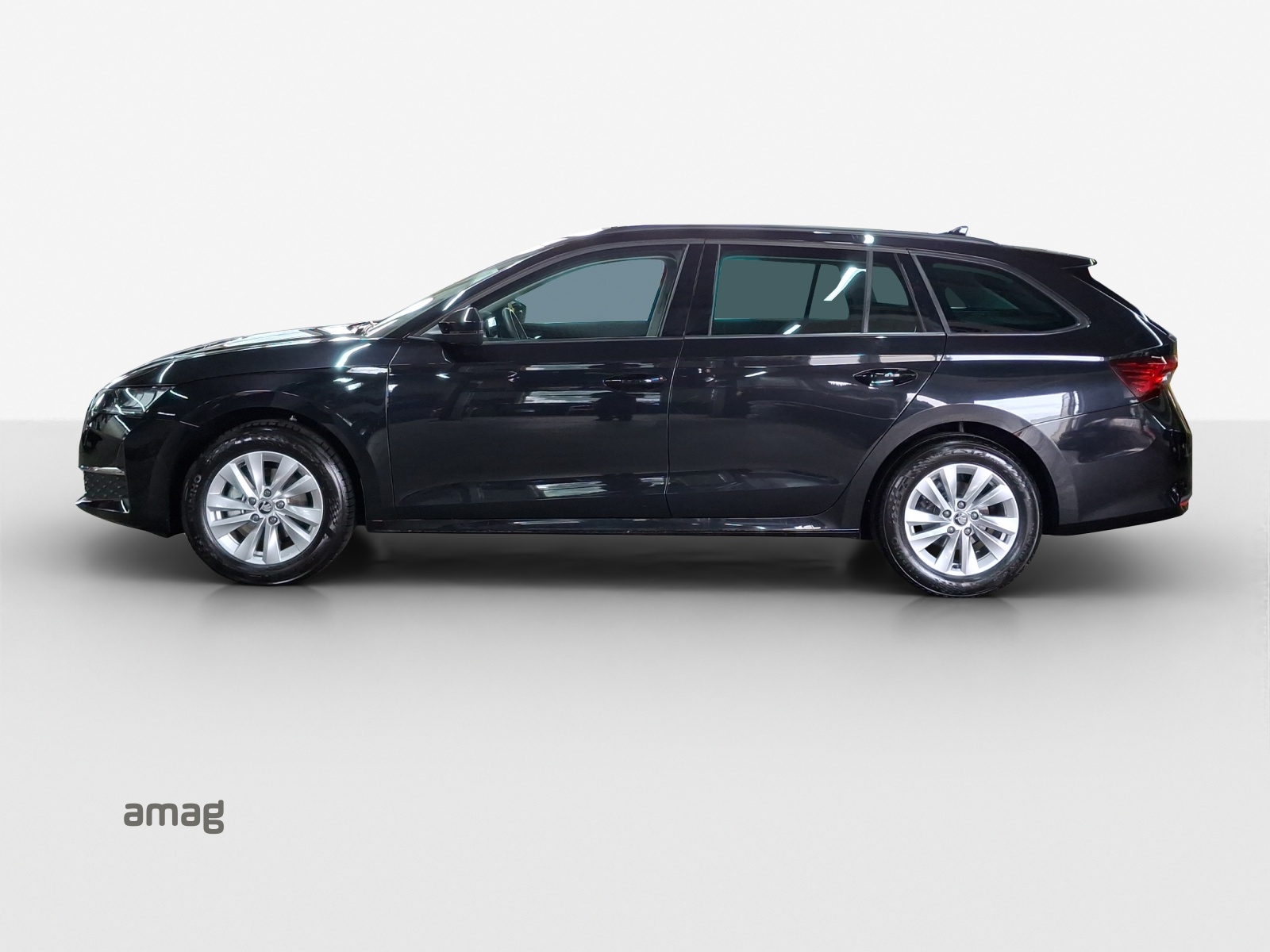 SKODA Octavia Combi 2.0 TDI DSG Selection-image-1