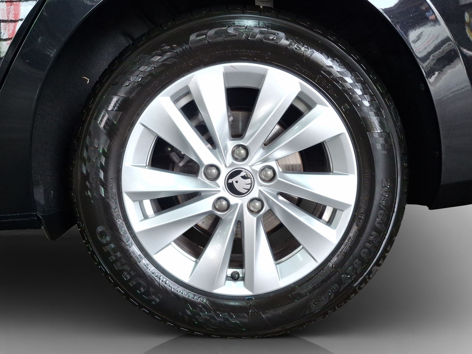 SKODA Octavia Combi 2.0 TDI DSG Selection-image-13