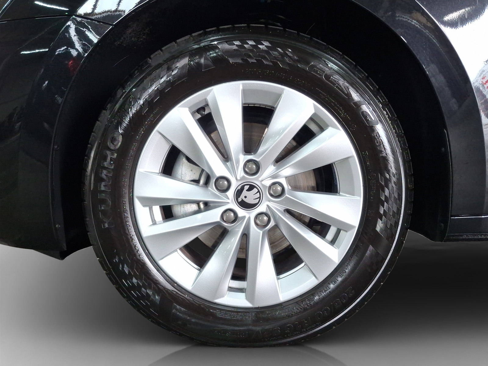 SKODA Octavia Combi 2.0 TDI DSG Selection-image-14