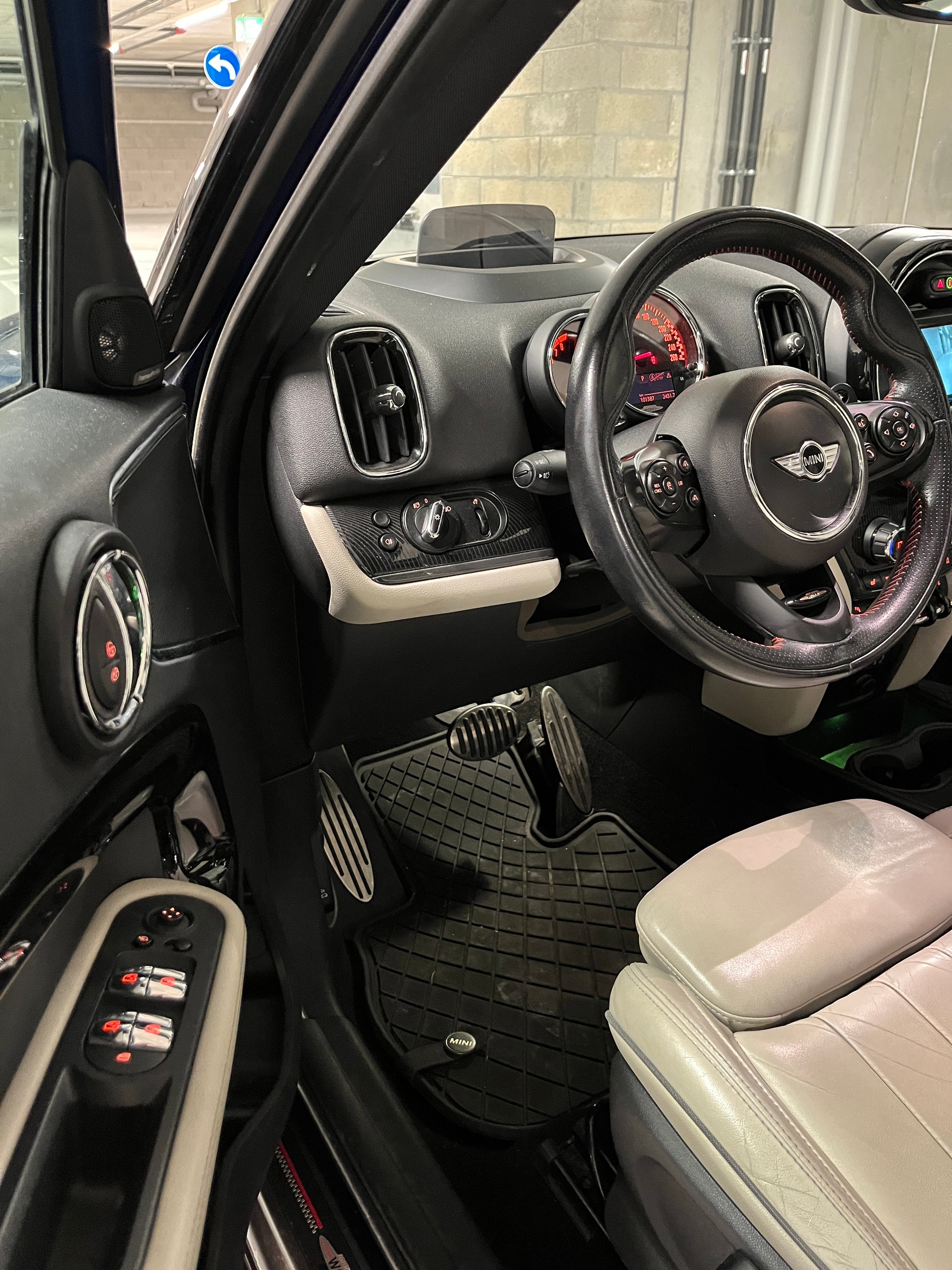 MINI Countryman John Cooper Works ALL4 Steptronic-image-13