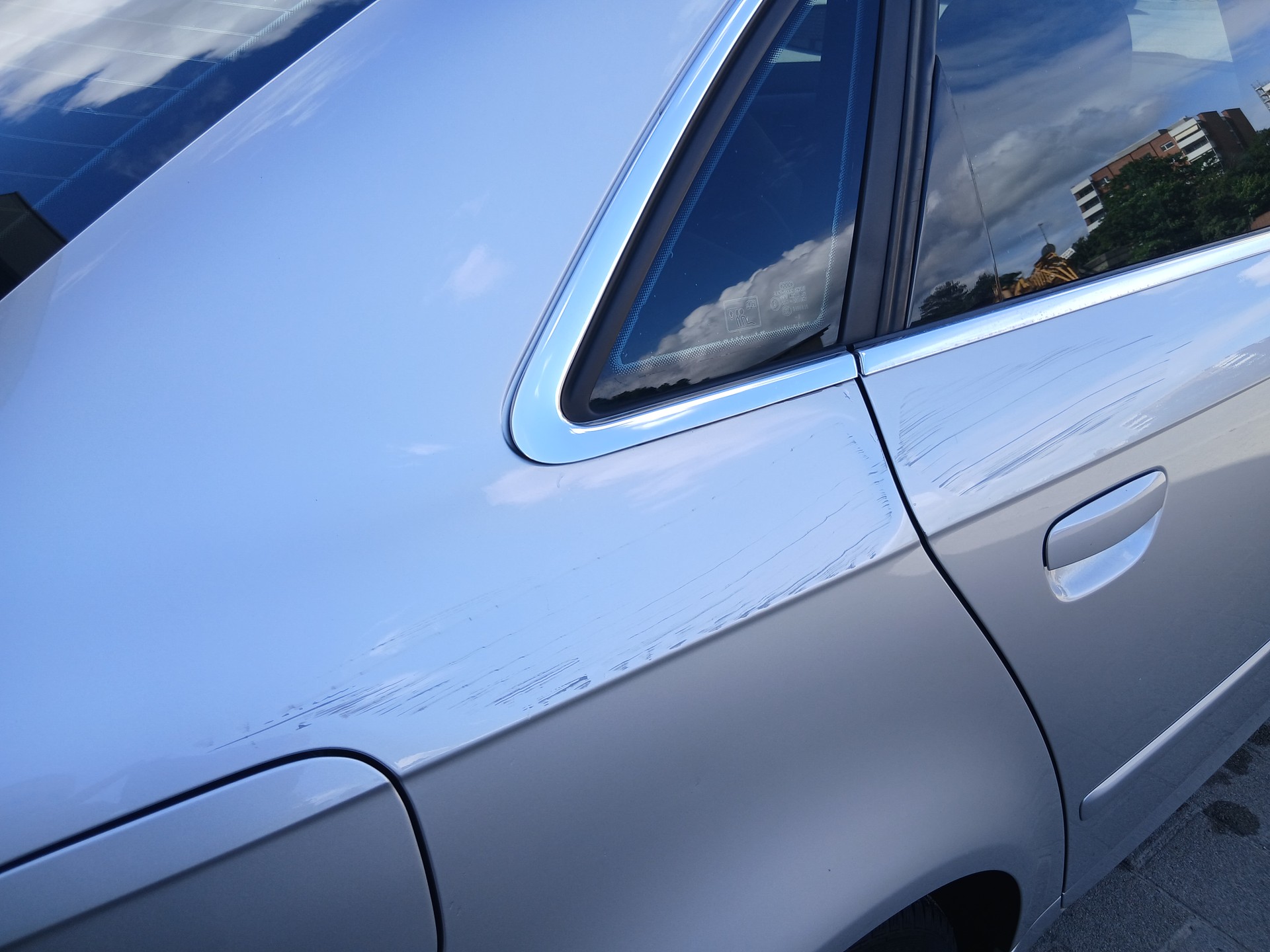 AUDI A4 Limousine 3.2 FSI multitronic-image-9