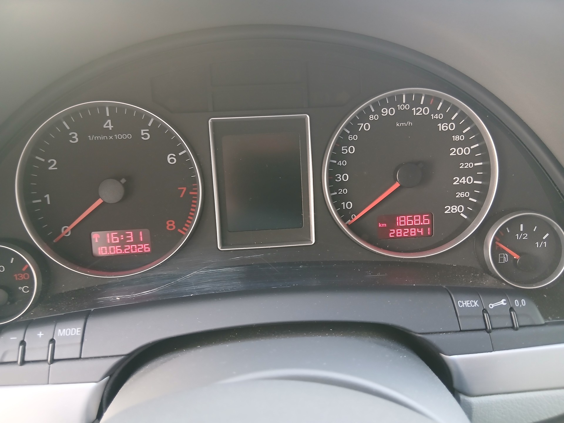 AUDI A4 Limousine 3.2 FSI multitronic-image-10