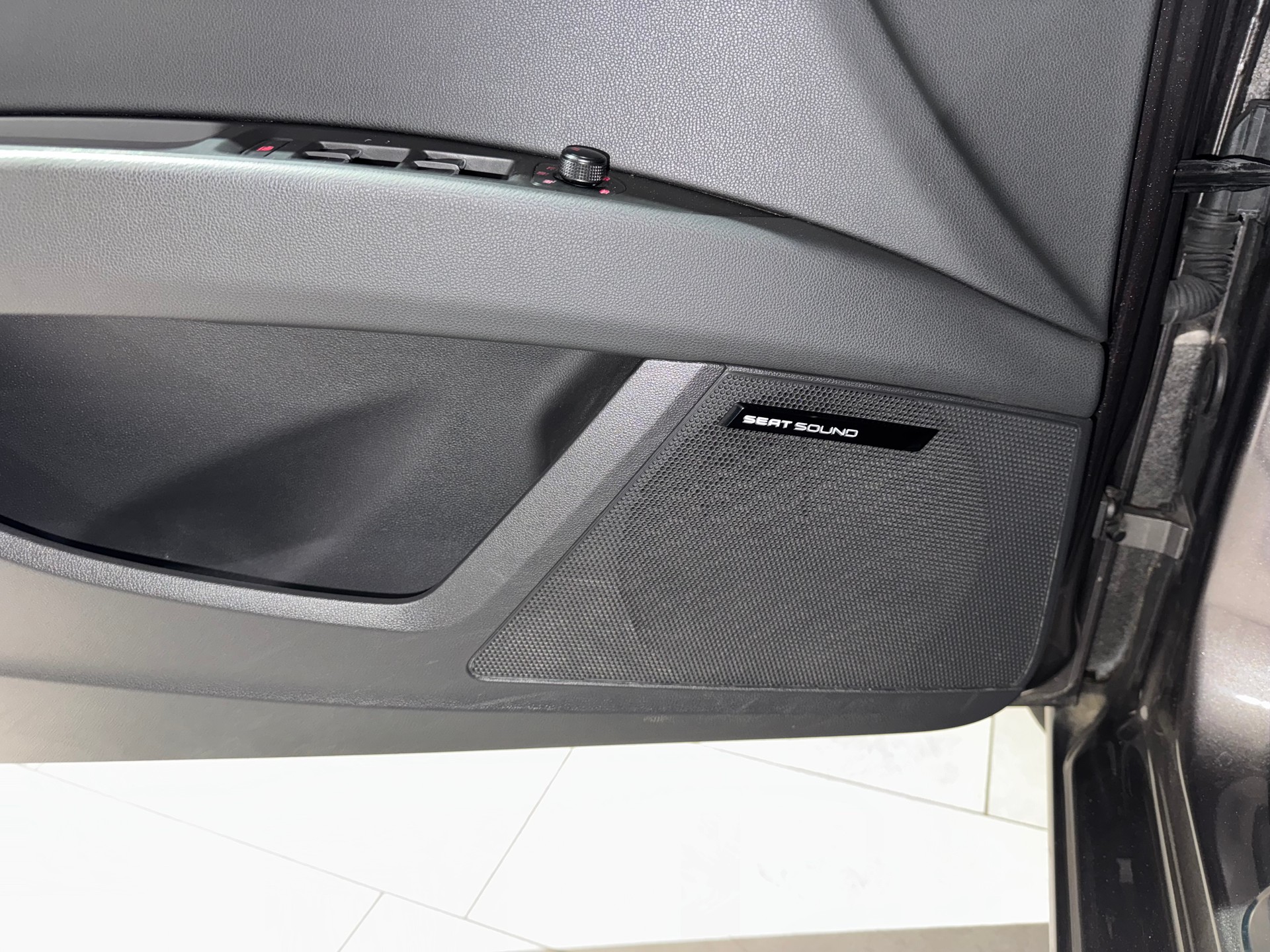 SEAT Leon ST 1.8 TSI FR | AHK 1500Kg | CH |-image-14