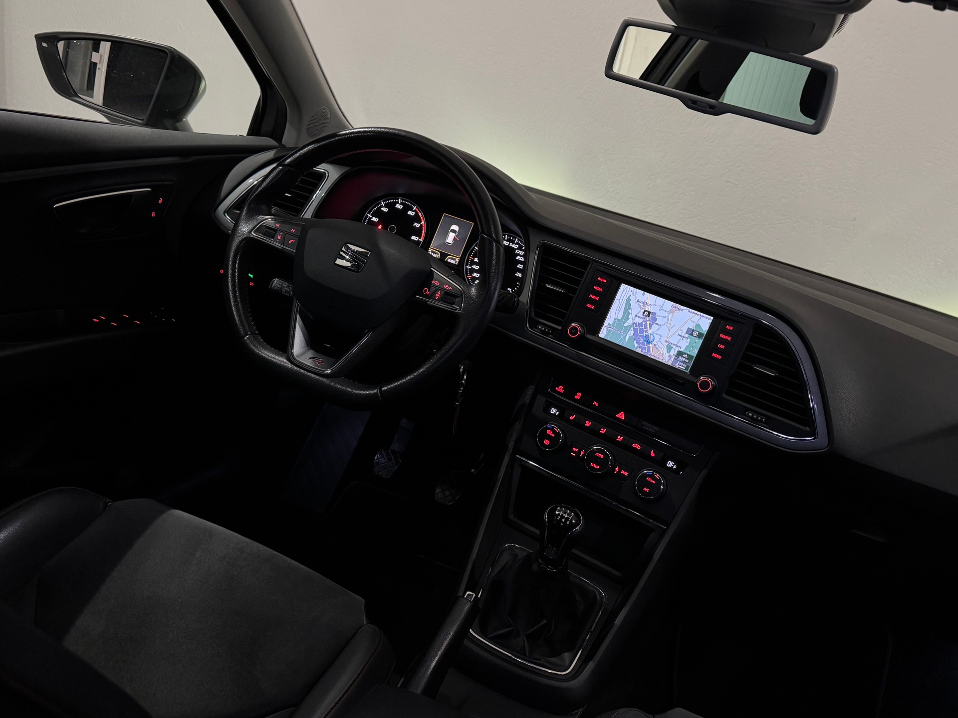 SEAT Leon ST 1.8 TSI FR | AHK 1500Kg | CH |-image-12