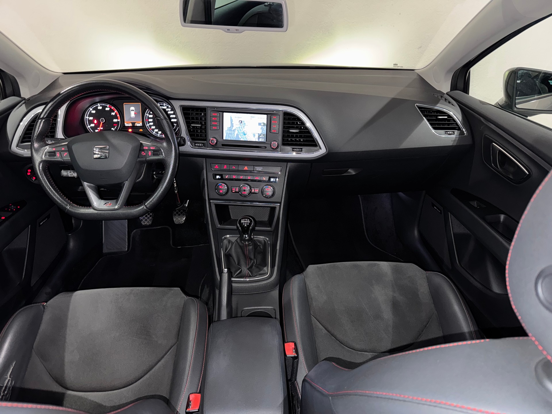 SEAT Leon ST 1.8 TSI FR | AHK 1500Kg | CH |-image-10